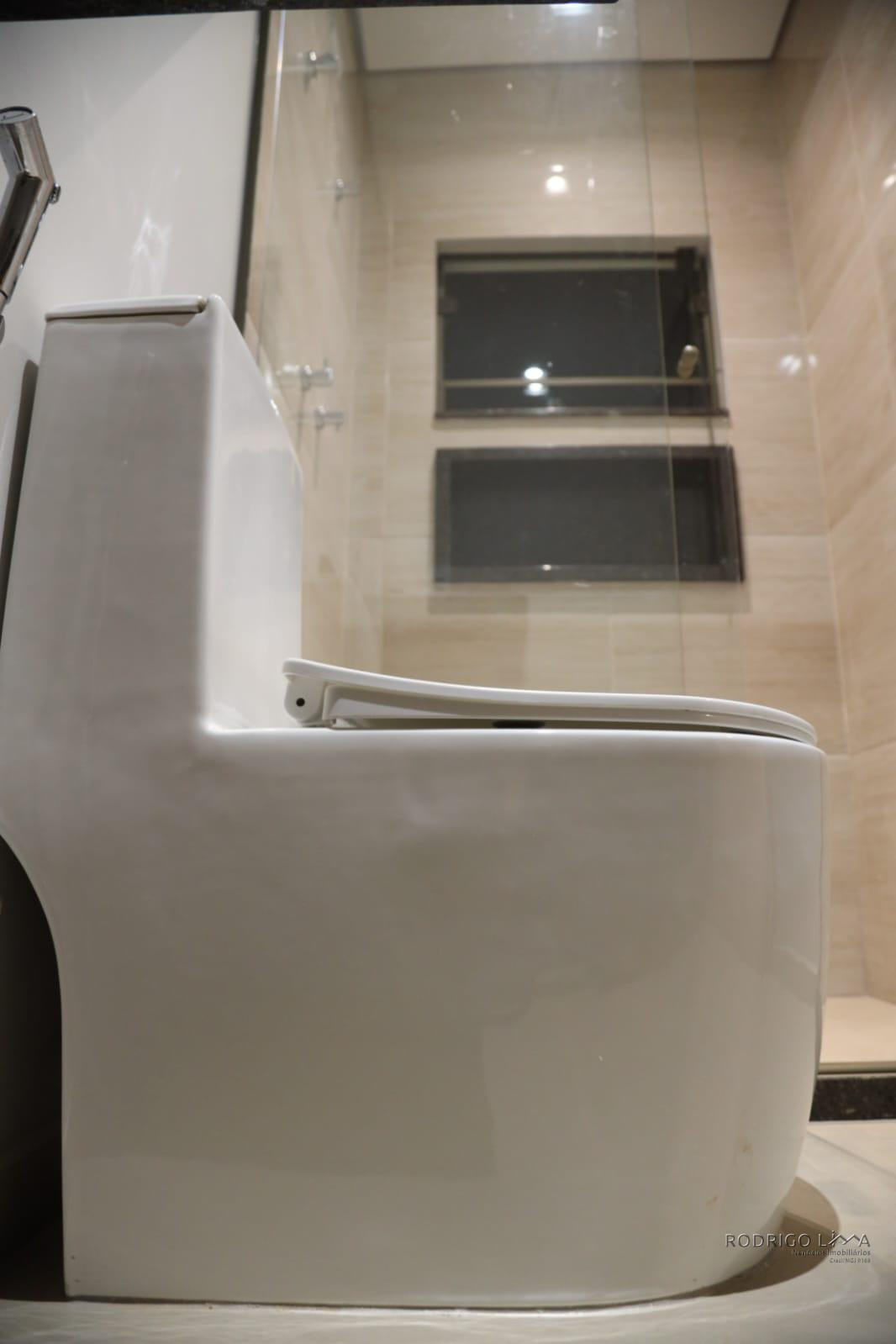 Linda casa para venda em São Lourenço - MG.