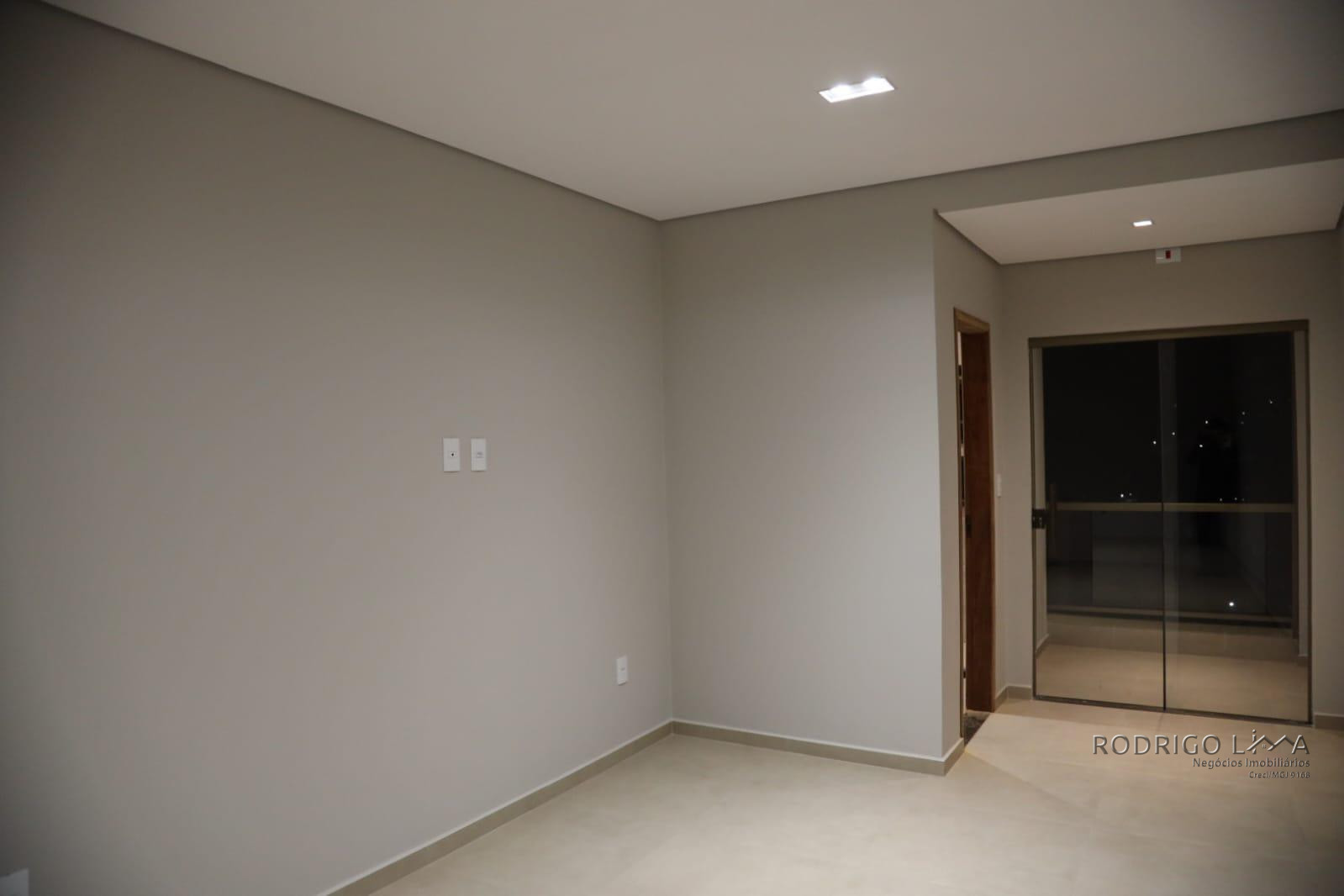 Linda casa para venda em São Lourenço - MG.