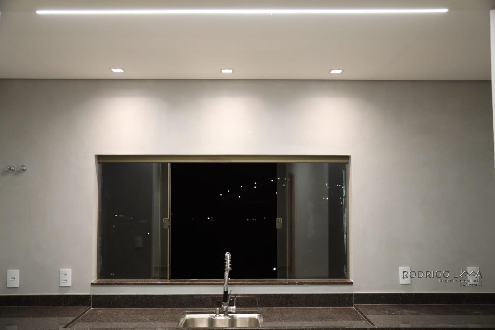 Linda casa para venda em São Lourenço - MG.