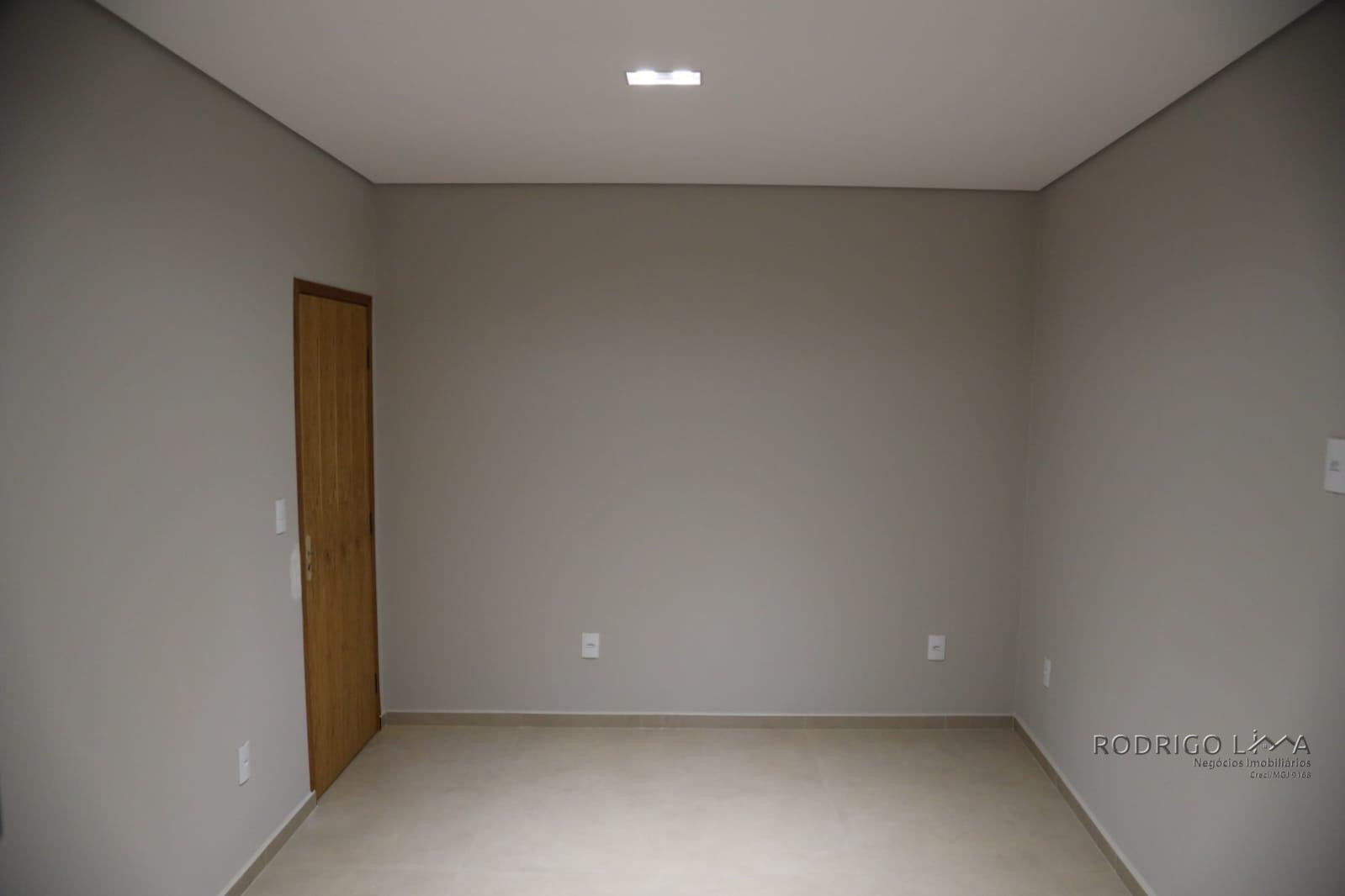 Linda casa para venda em São Lourenço - MG.