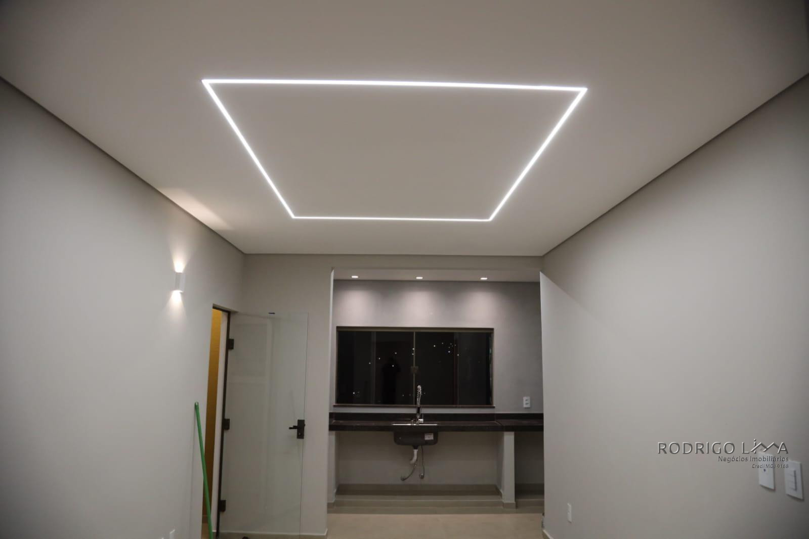 Linda casa para venda em São Lourenço - MG.