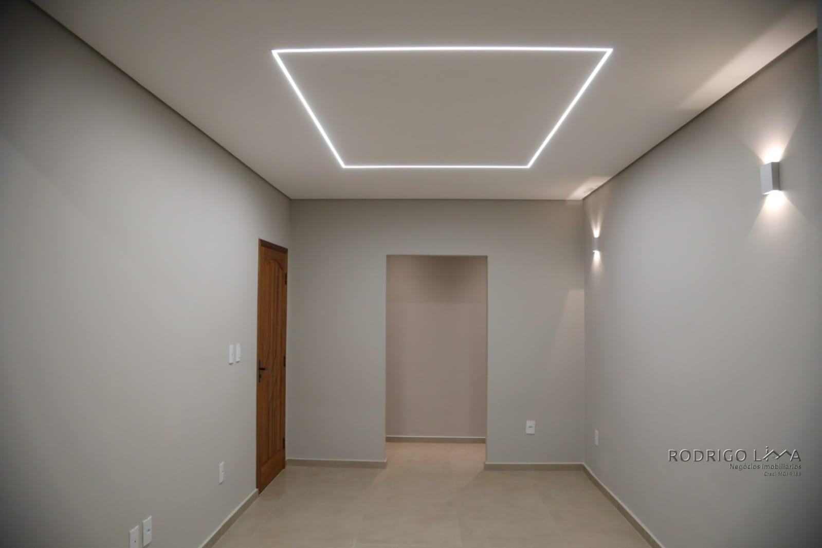 Linda casa para venda em São Lourenço - MG.