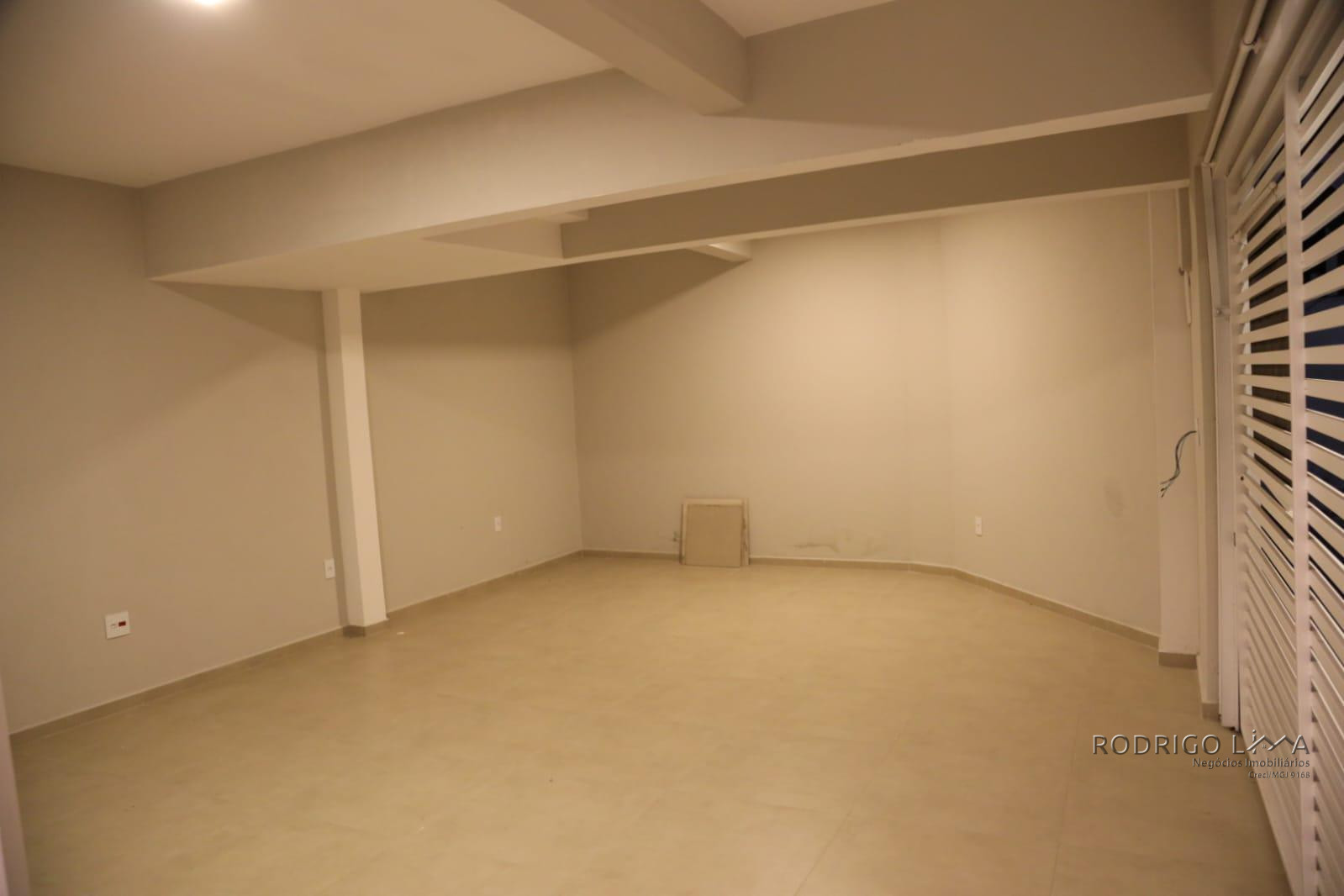 Linda casa para venda em São Lourenço - MG.