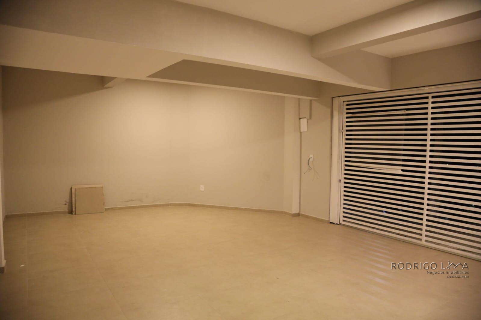 Linda casa para venda em São Lourenço - MG.