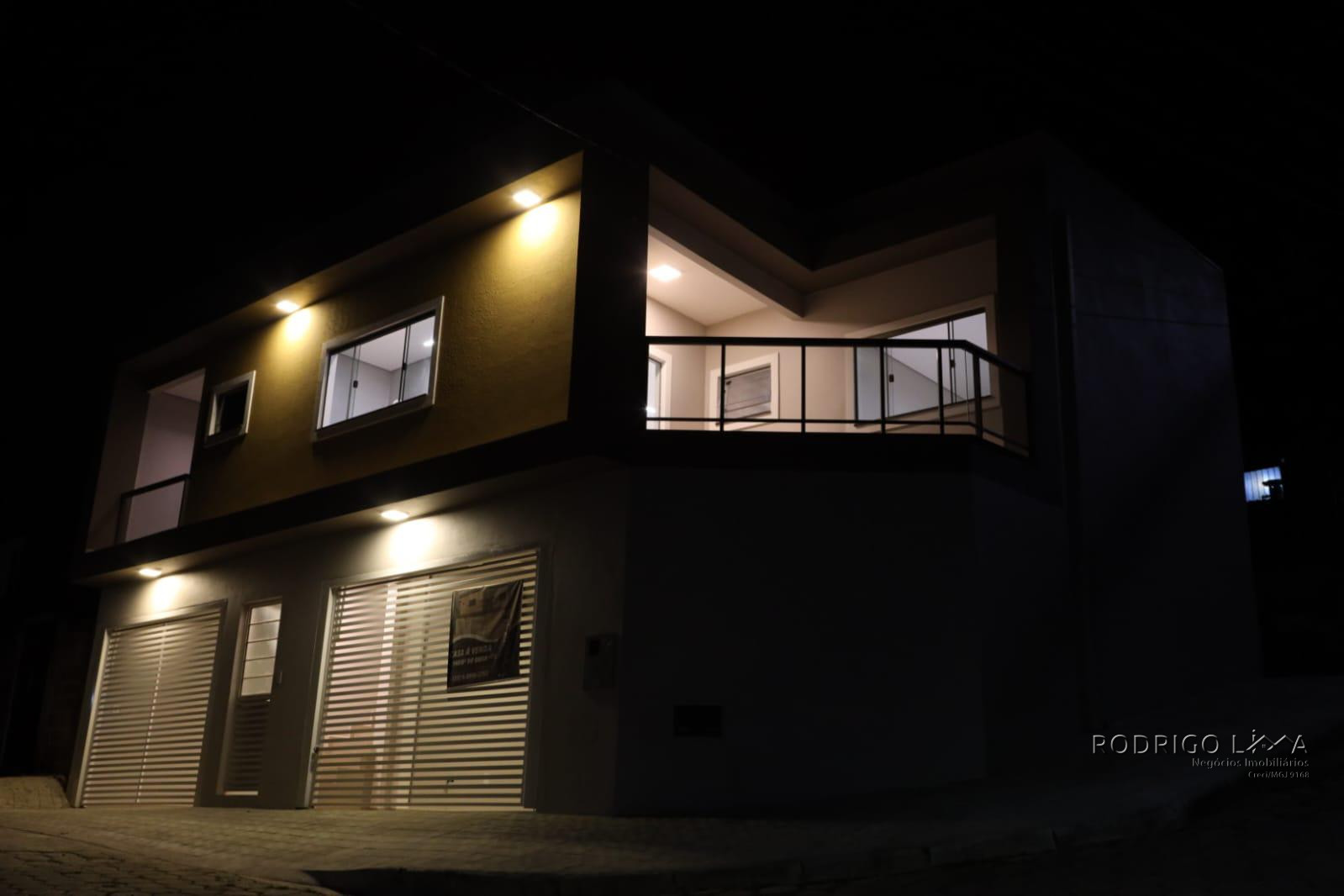Linda casa para venda em São Lourenço - MG.