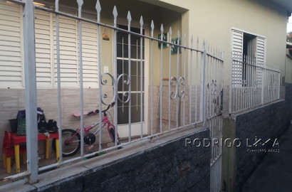 Casa para venda em São Lourenço - MG.