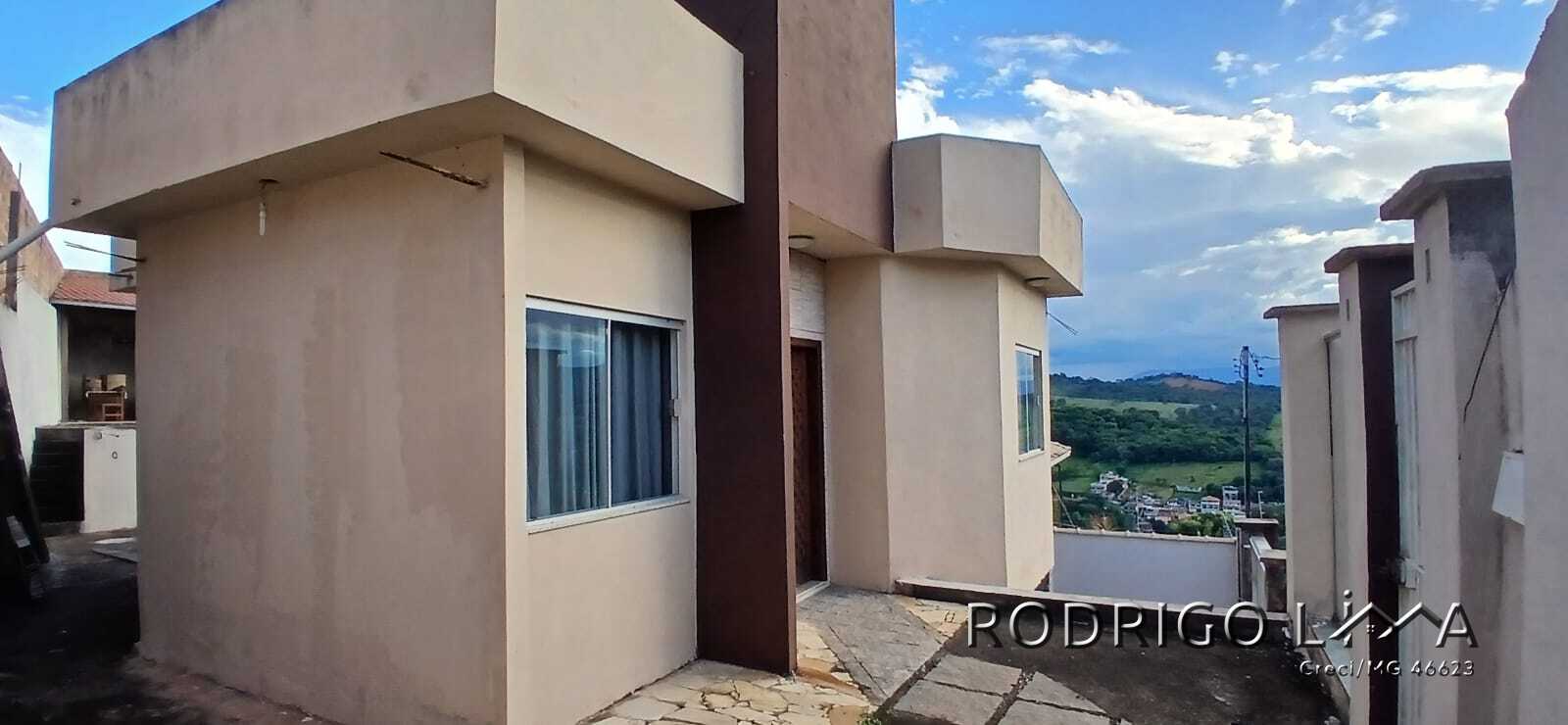 Casa para venda em São Lourenço - MG.