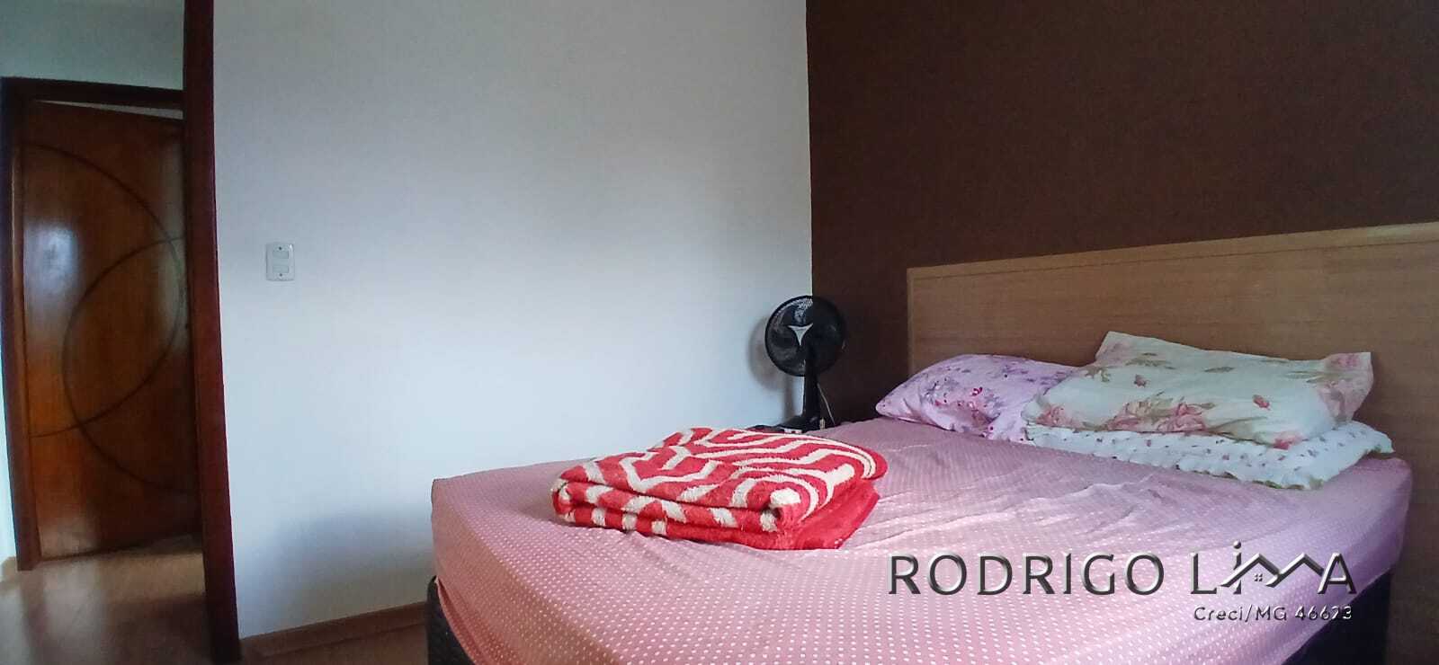 Casa para venda em São Lourenço - MG.