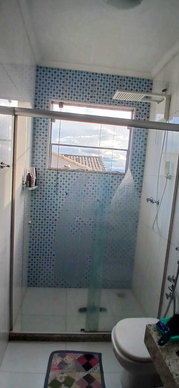 Casa para venda em São Lourenço - MG.