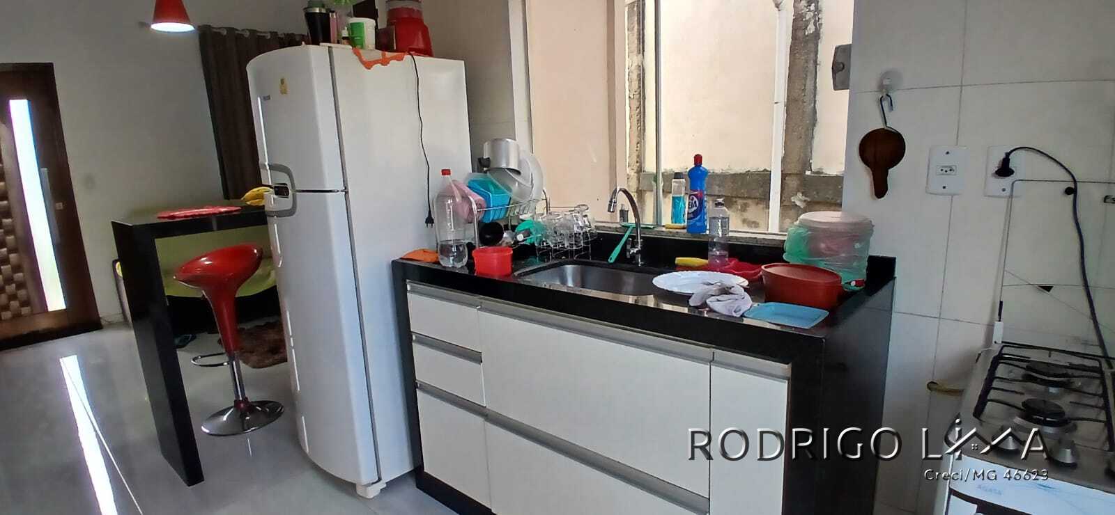 Casa para venda em São Lourenço - MG.