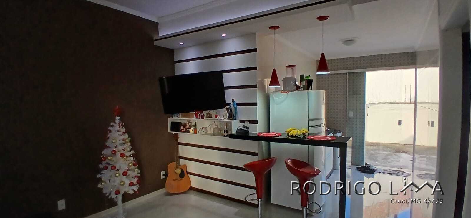 Casa para venda em São Lourenço - MG.