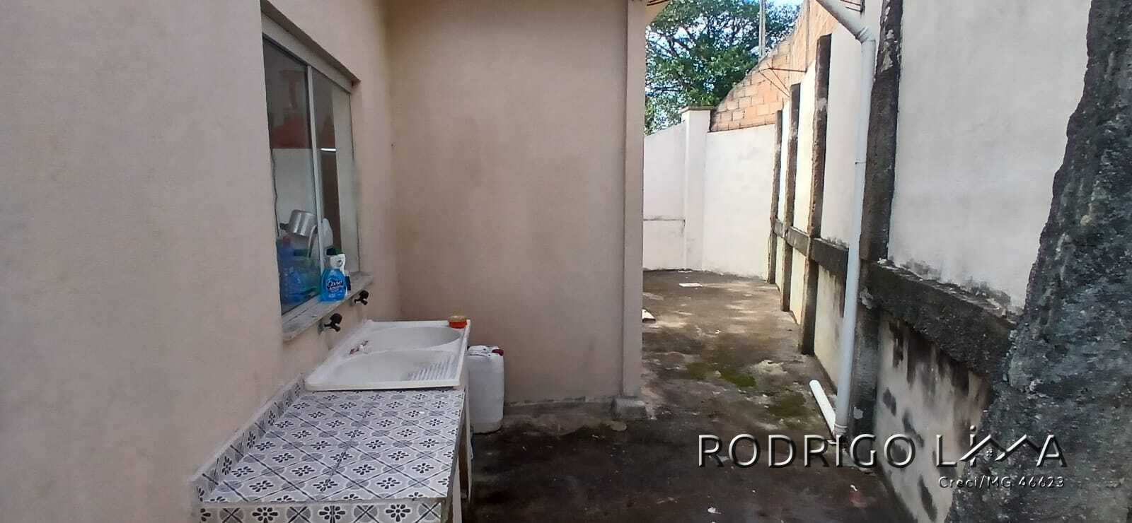 Casa para venda em São Lourenço - MG.