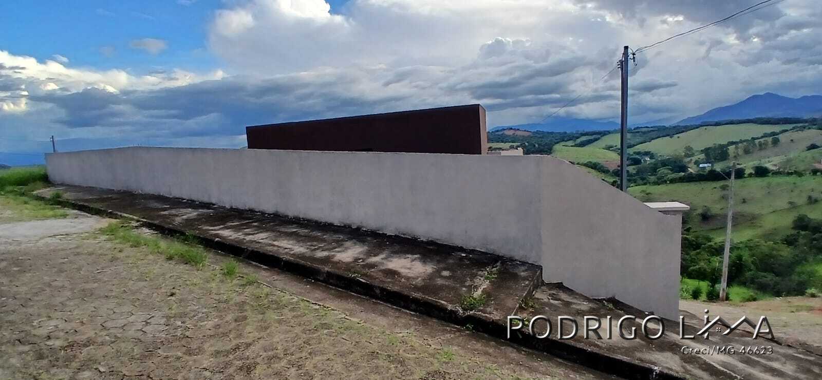 Casa para venda em São Lourenço - MG.