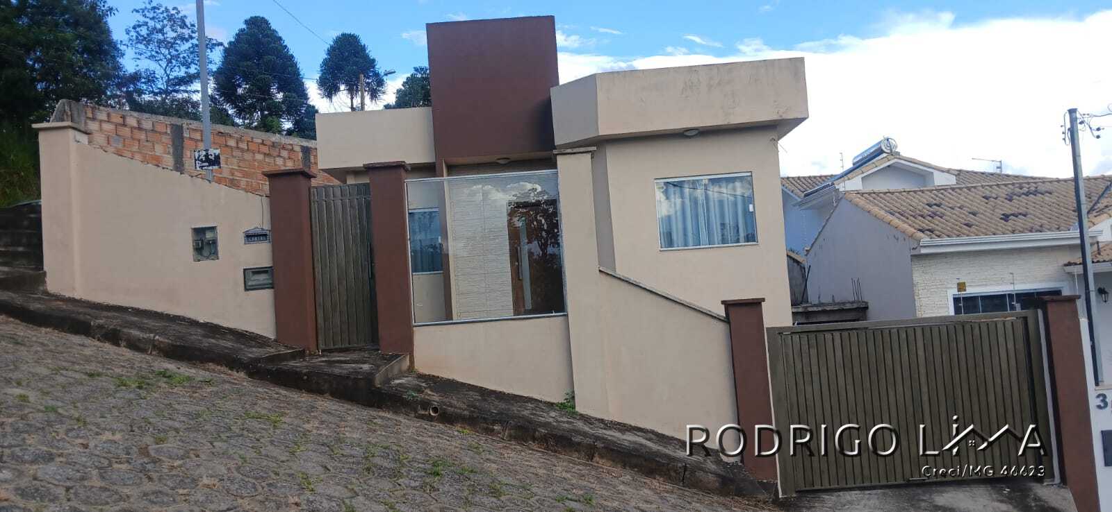 Casa para venda em São Lourenço - MG.