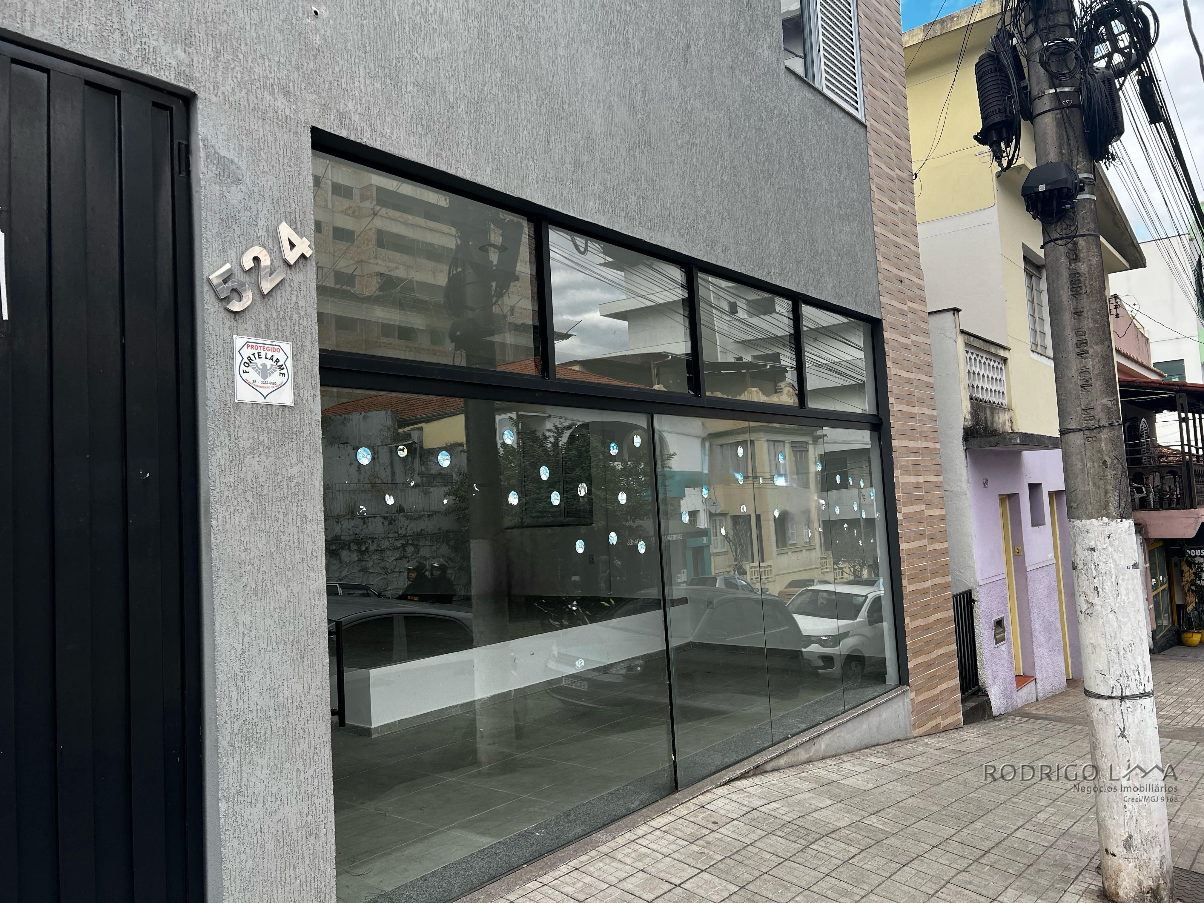 Loja para venda no centro de São Lourenço - MG.