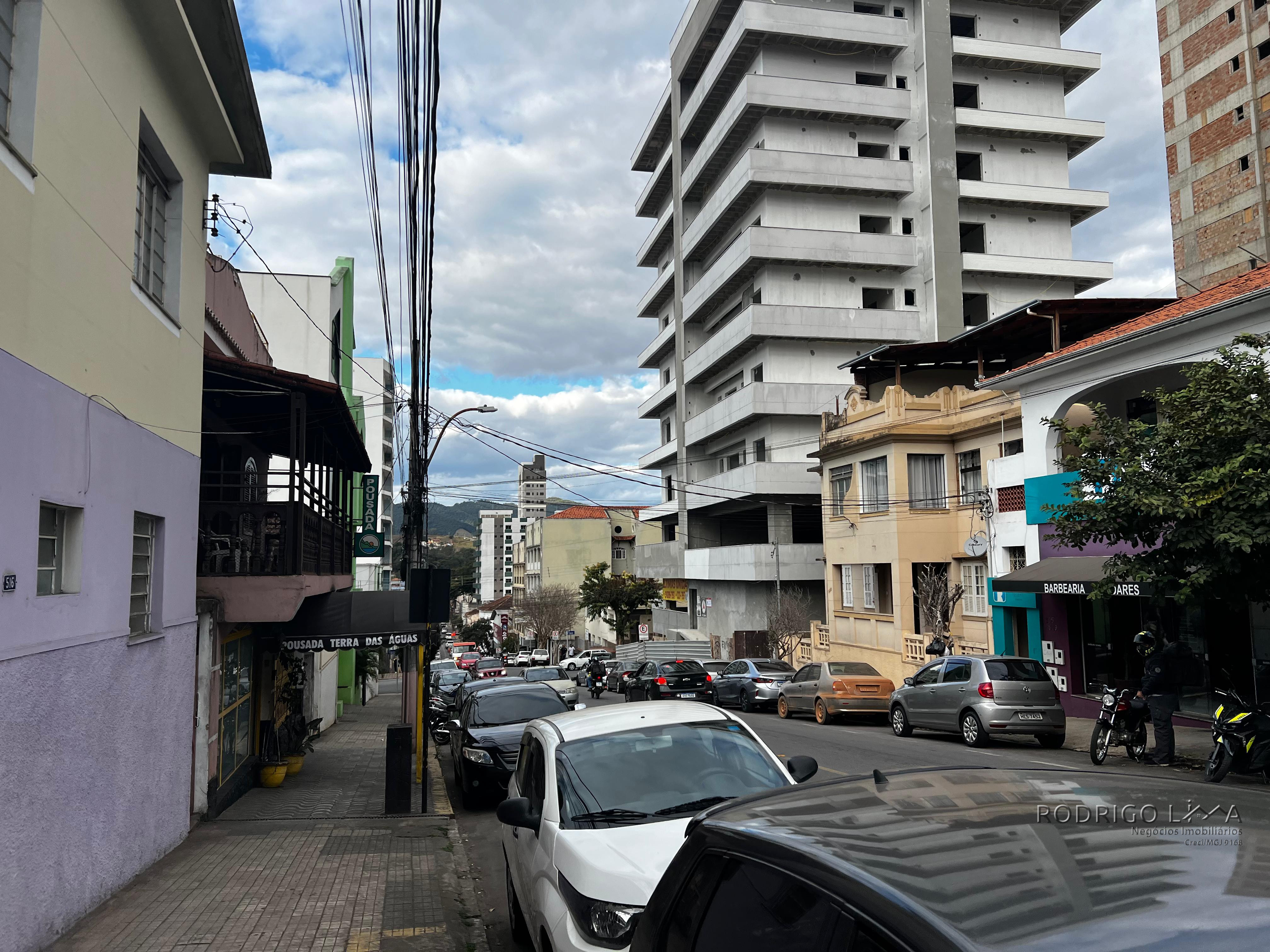 Loja para venda no centro de São Lourenço - MG.