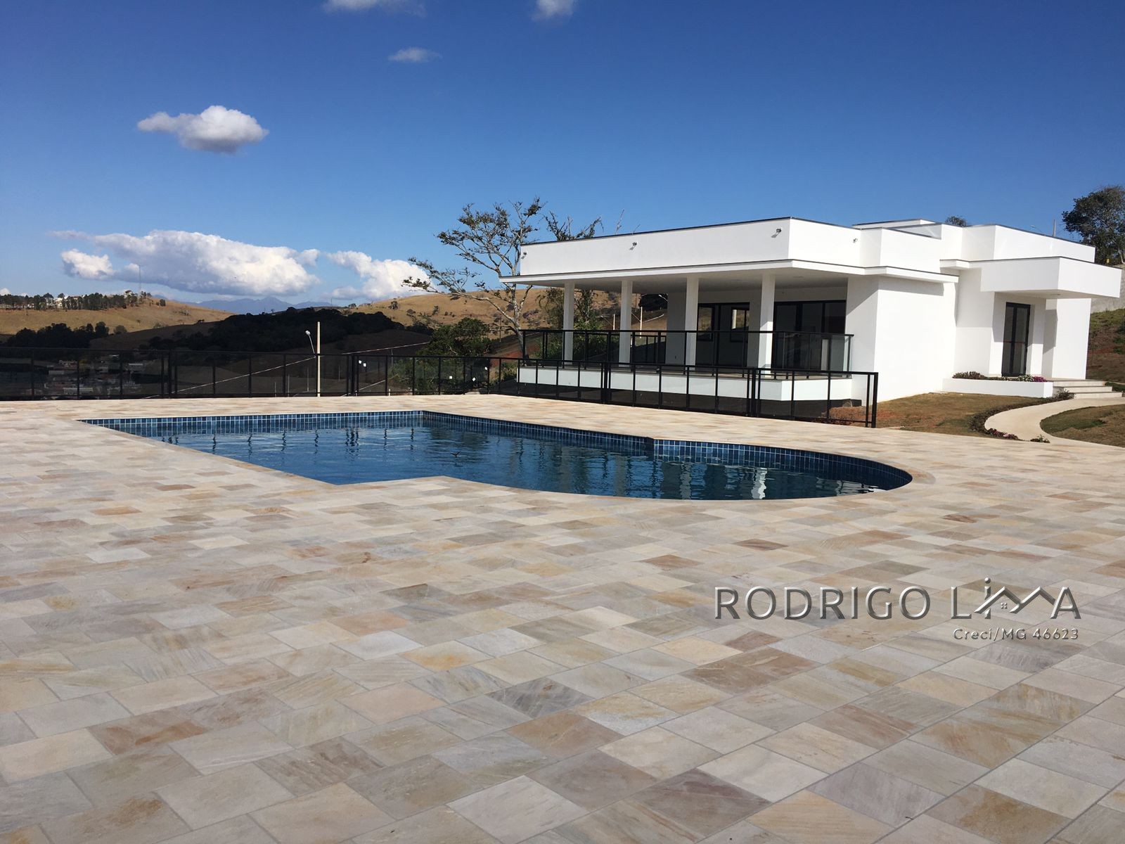 Lote no Condomínio Águas da Mantiqueira, a 3 minutos do centro de São Lourenço - MG.