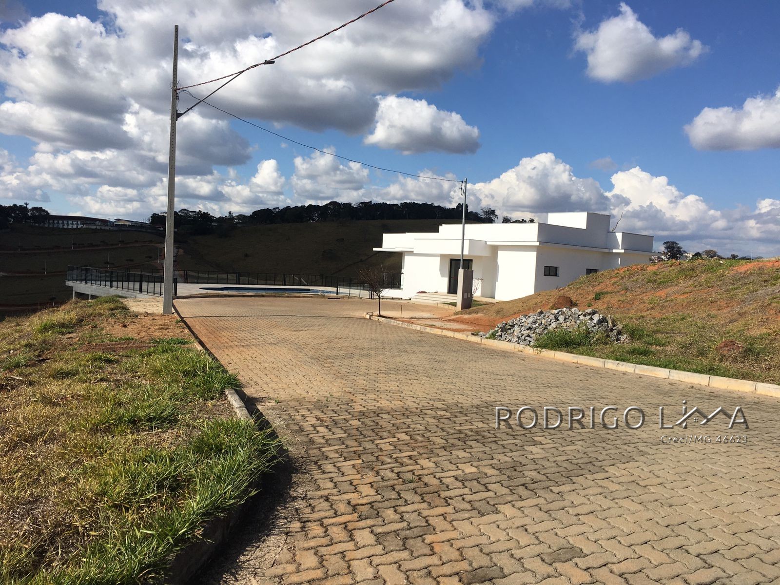 Lote no Condomínio Águas da Mantiqueira, a 3 minutos do centro de São Lourenço - MG.