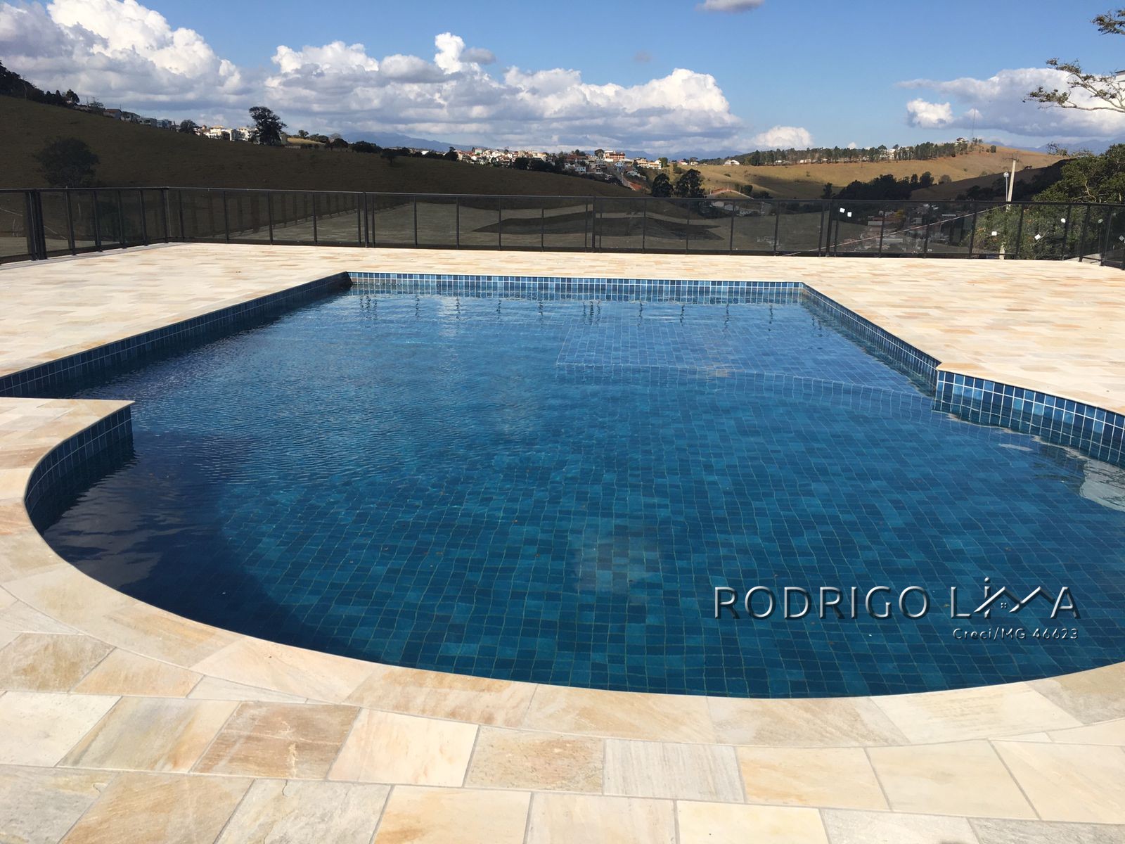 Lote no Condomínio Águas da Mantiqueira, a 3 minutos do centro de São Lourenço - MG.