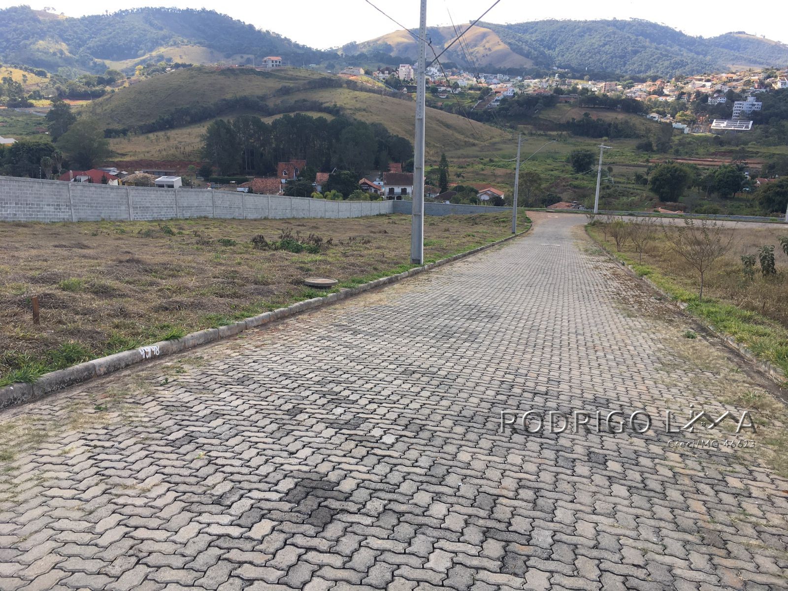 Lote no Condomínio Águas da Mantiqueira, a 3 minutos do centro de São Lourenço - MG.