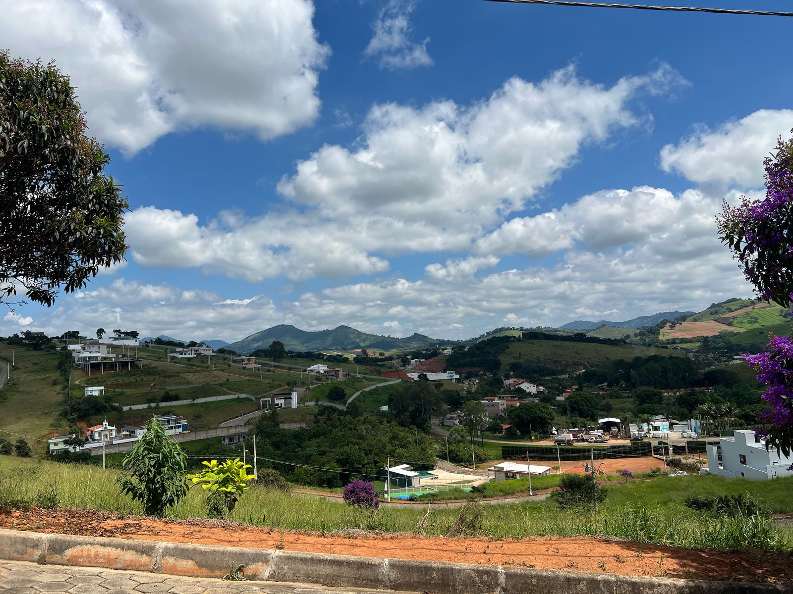 Lote para venda no melhor condomínio em São Lourenço - MG.