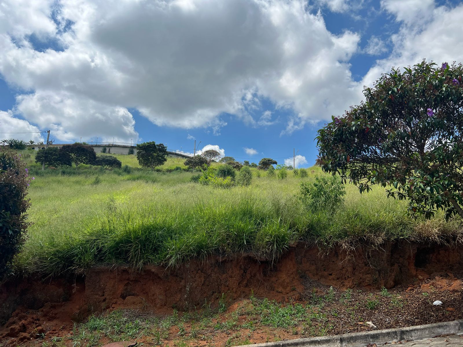 Lote para venda no melhor condomínio em São Lourenço - MG.