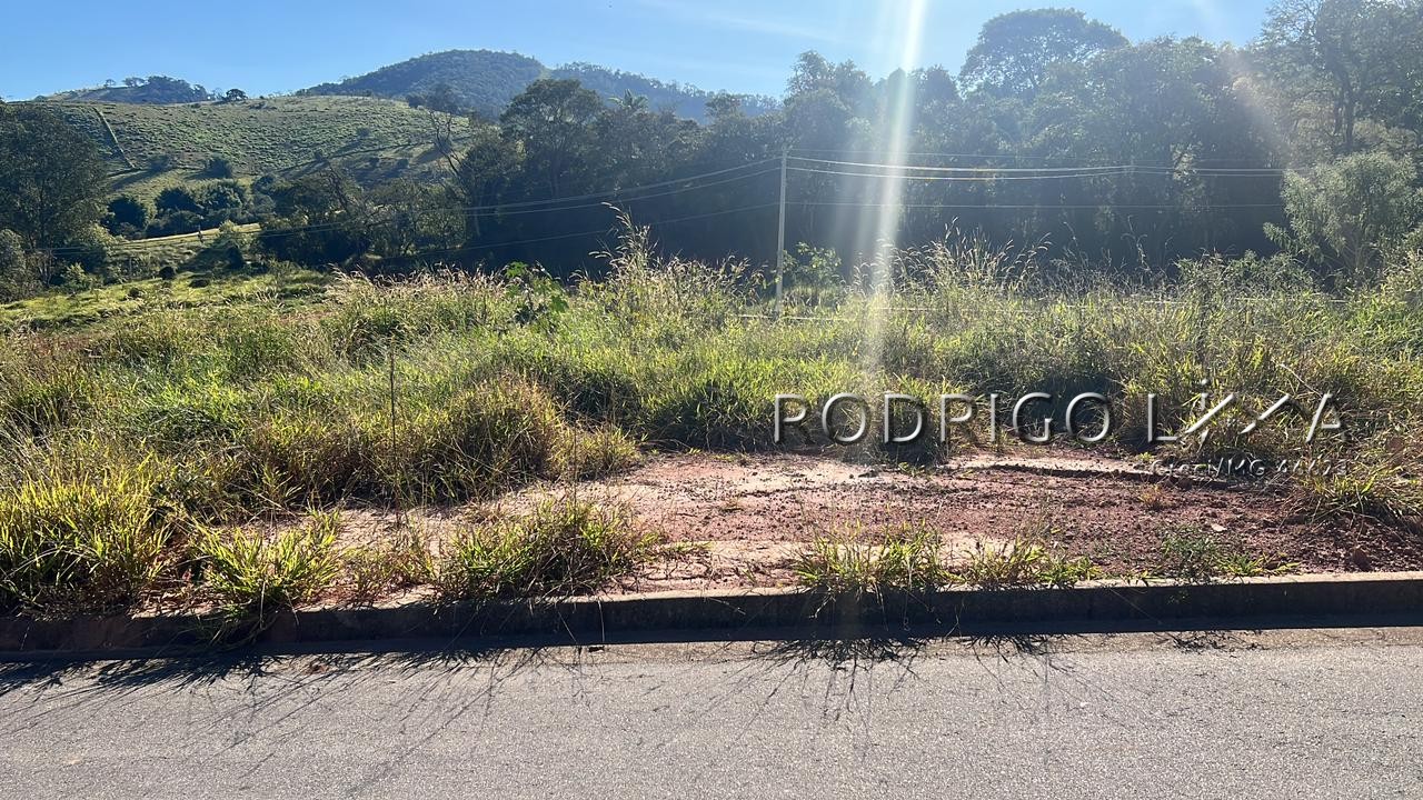 Lote no condomínio Altos da Serra para venda em São Lourenço - MG.
