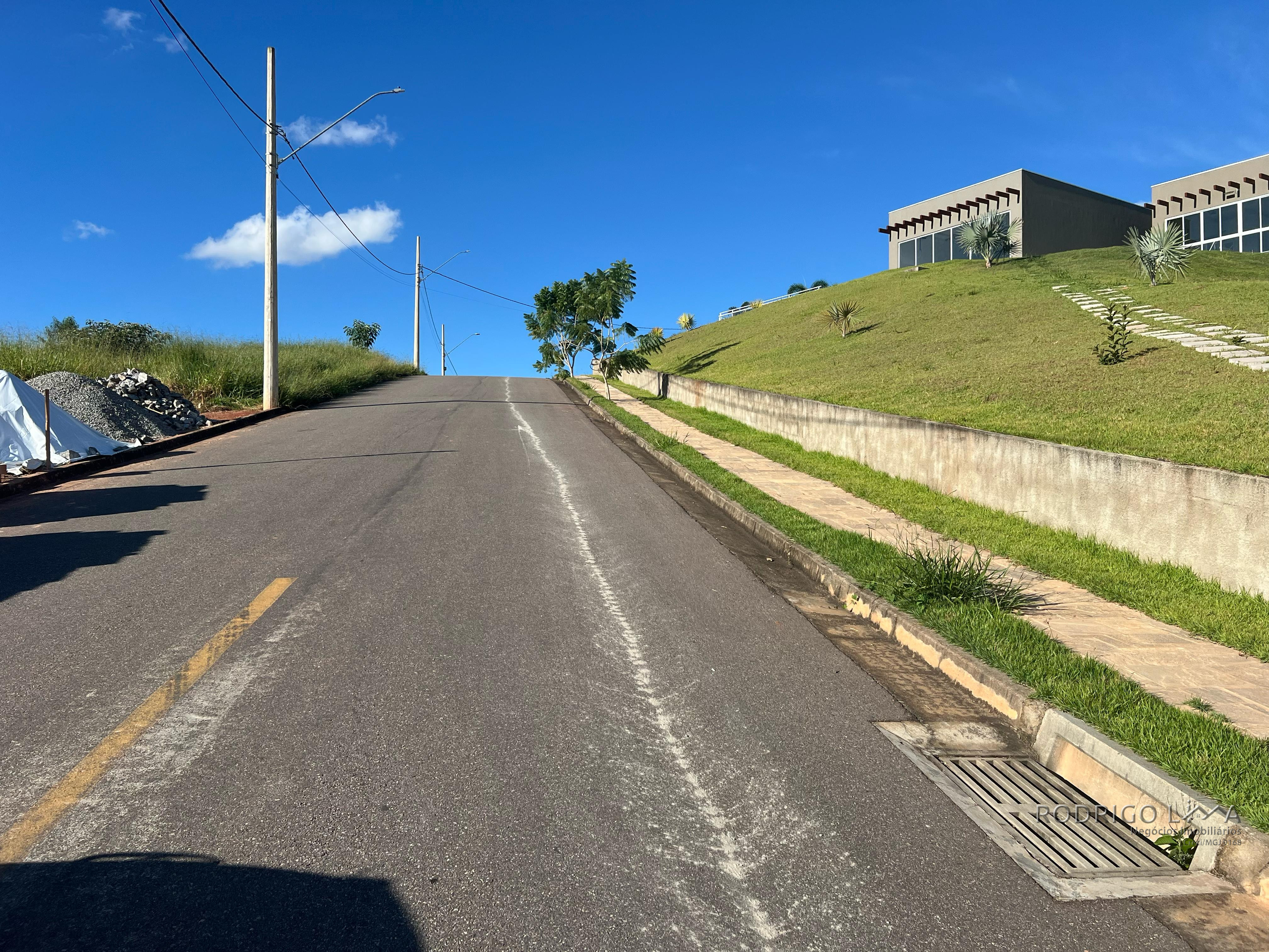 Lote para venda em condomínio de alto padrão em São Lourenço - MG.