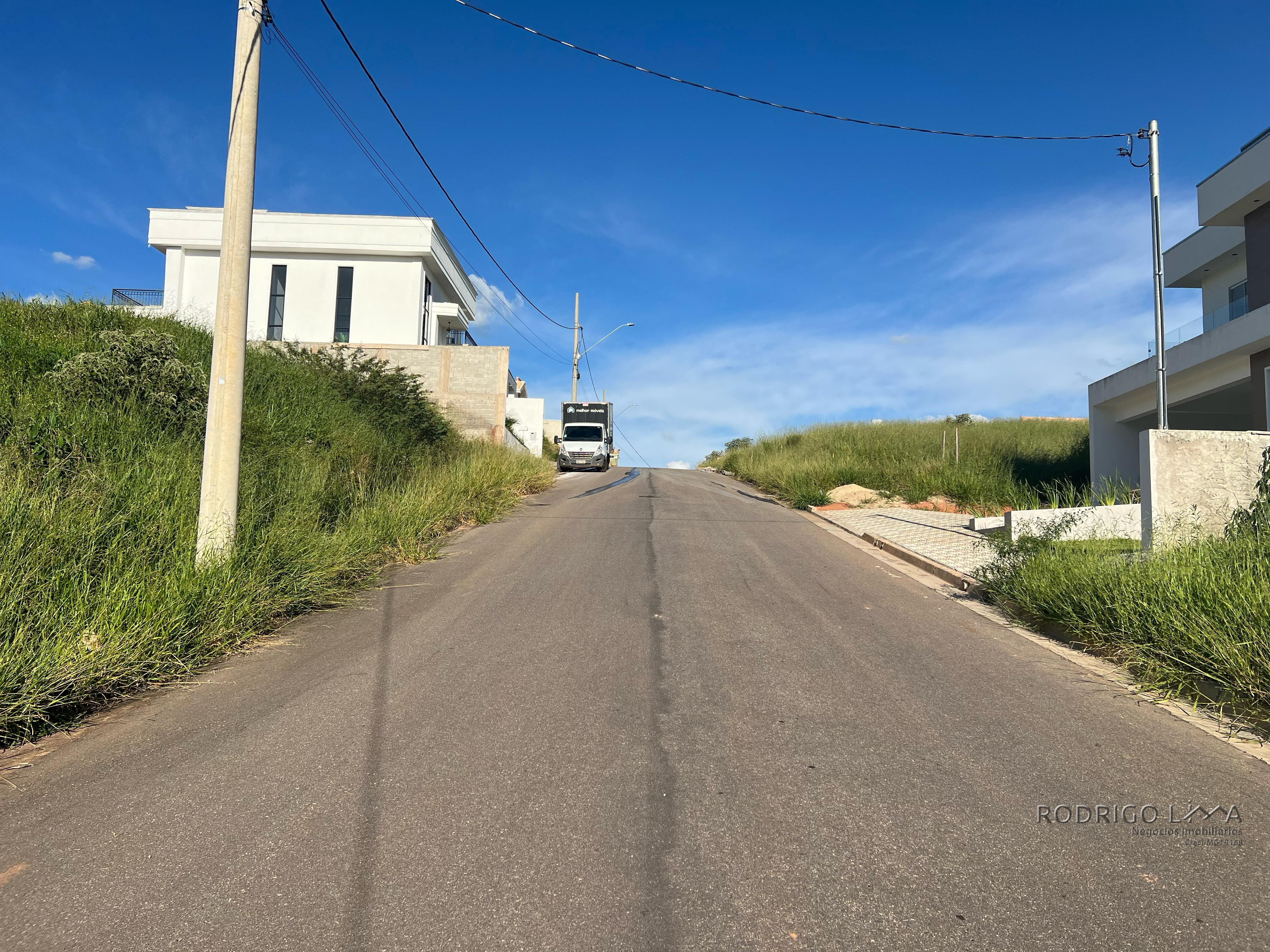 Lote para venda em condomínio de alto padrão em São Lourenço - MG.