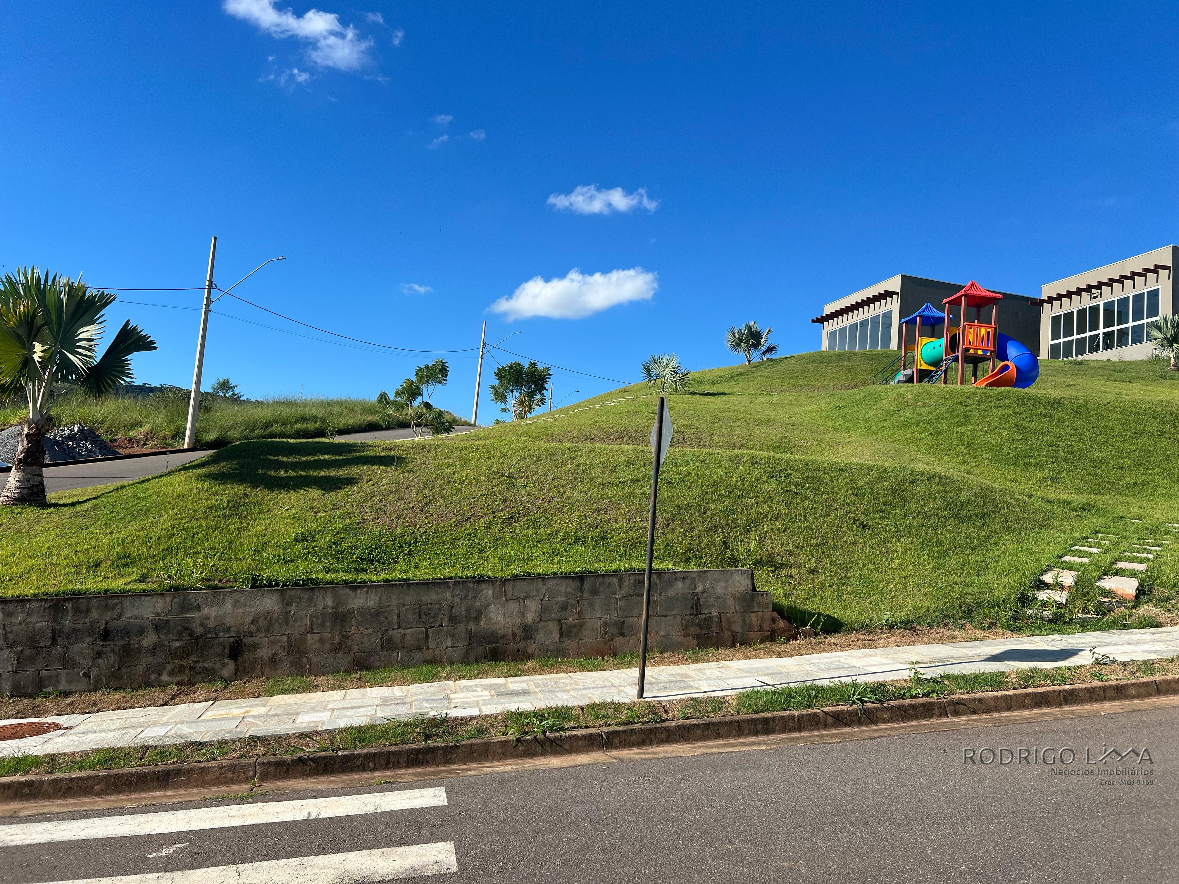 Lote para venda em condomínio de alto padrão em São Lourenço - MG.