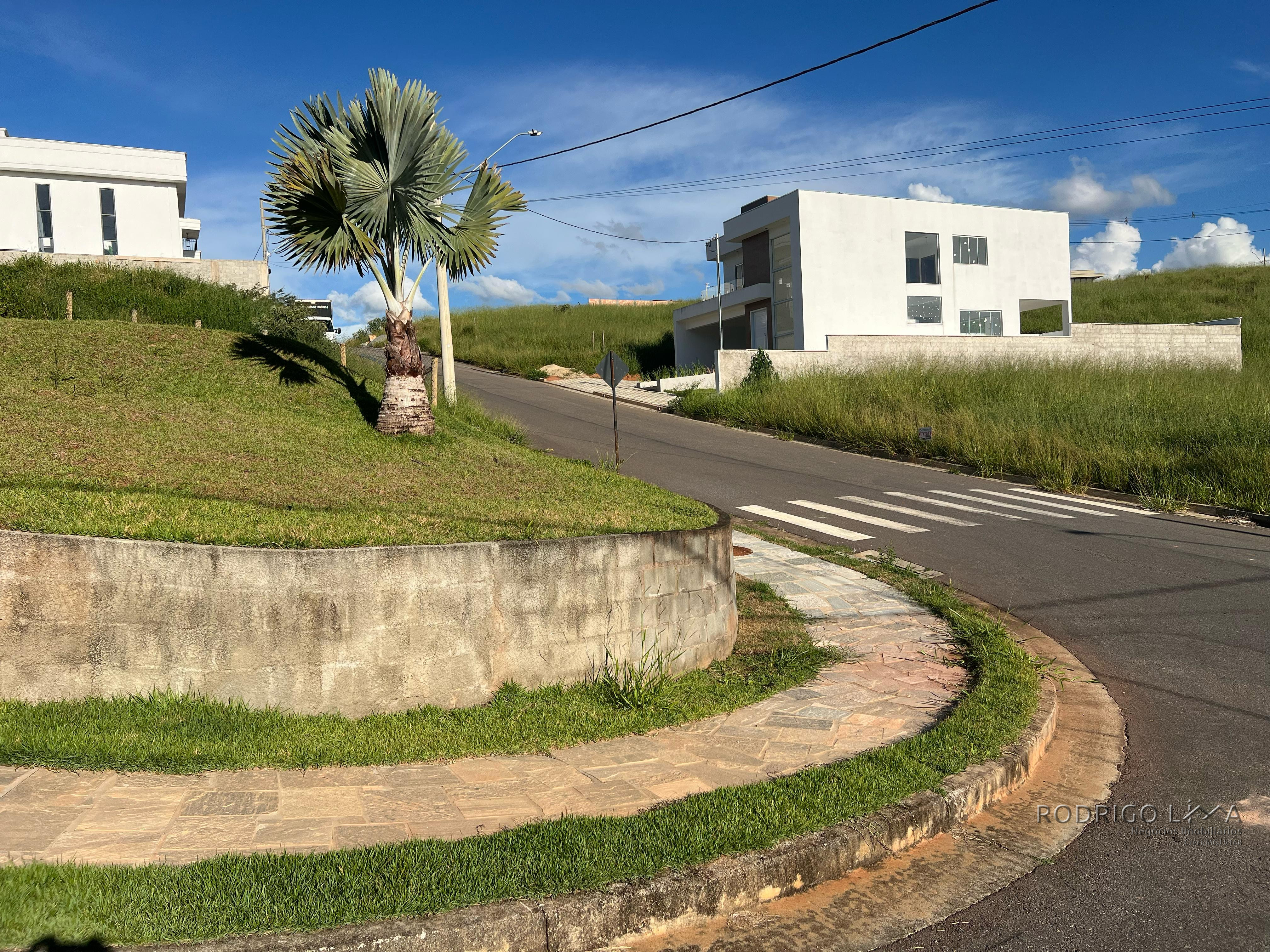 Lote para venda em condomínio de alto padrão em São Lourenço - MG.