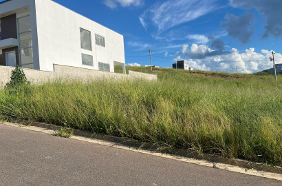 Lote para venda em condomínio de alto padrão em São Lourenço - MG.