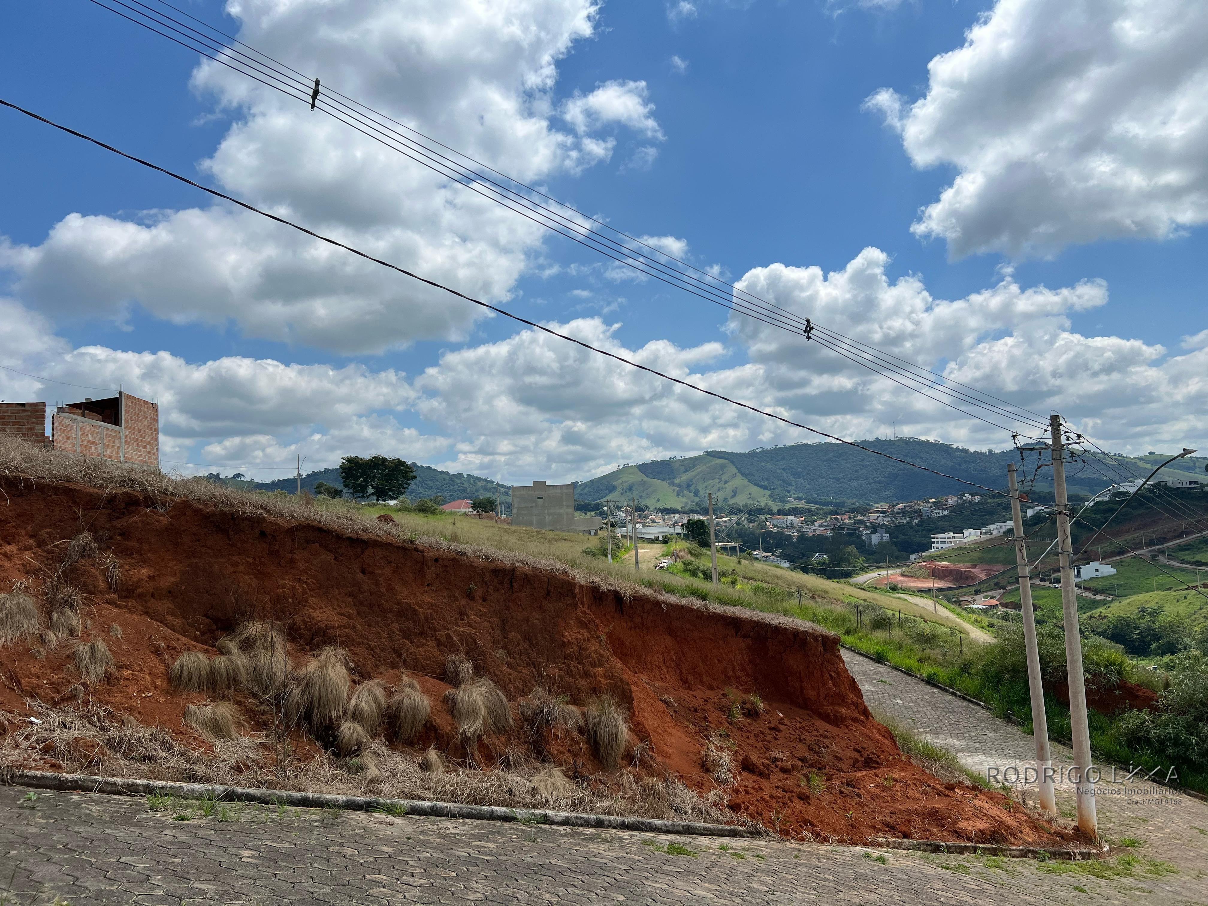 Lote para venda á 3 minutos do centro de São Lourenço - MG.