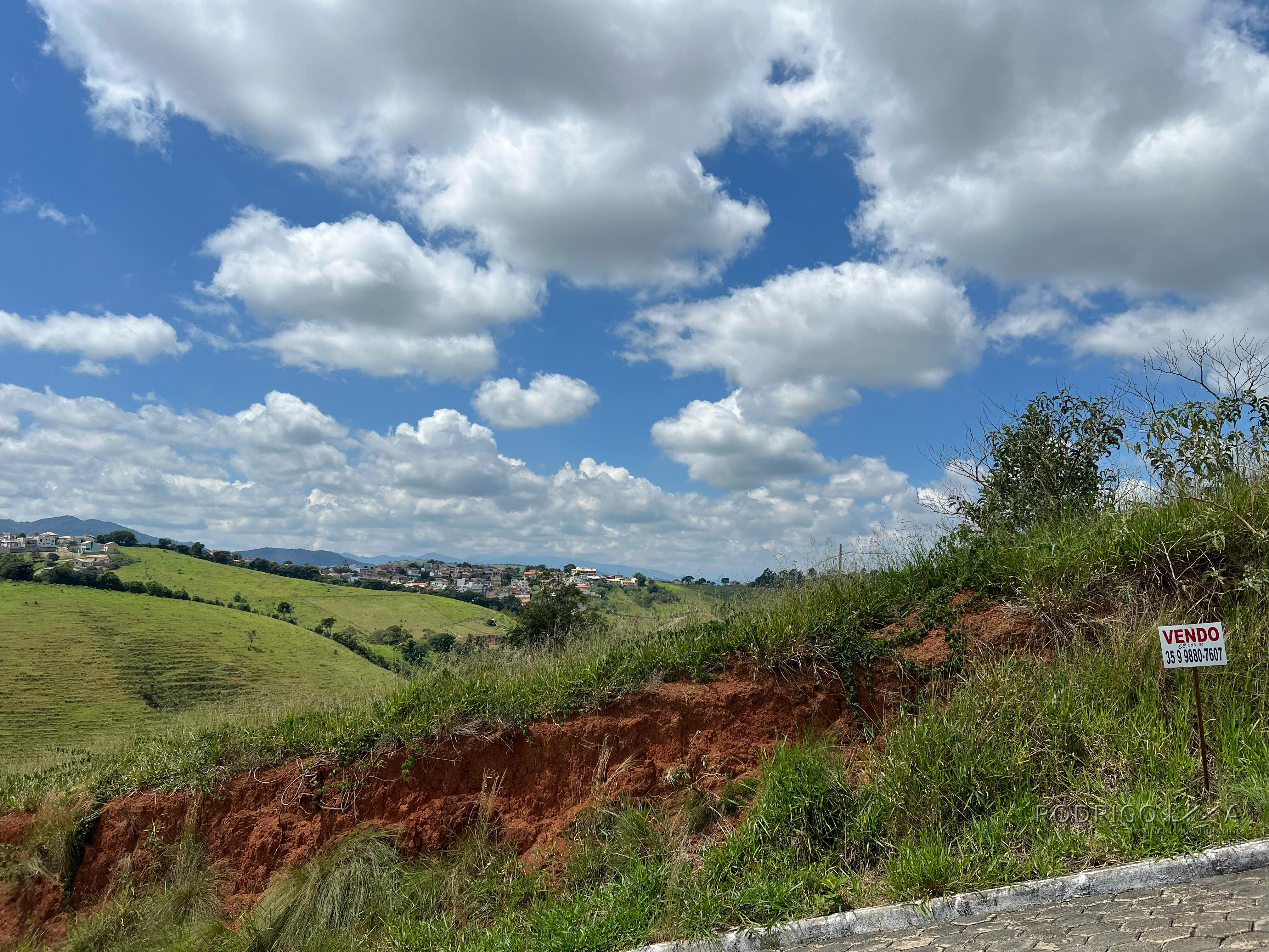 Lote para venda á 3 minutos do centro de São Lourenço - MG.