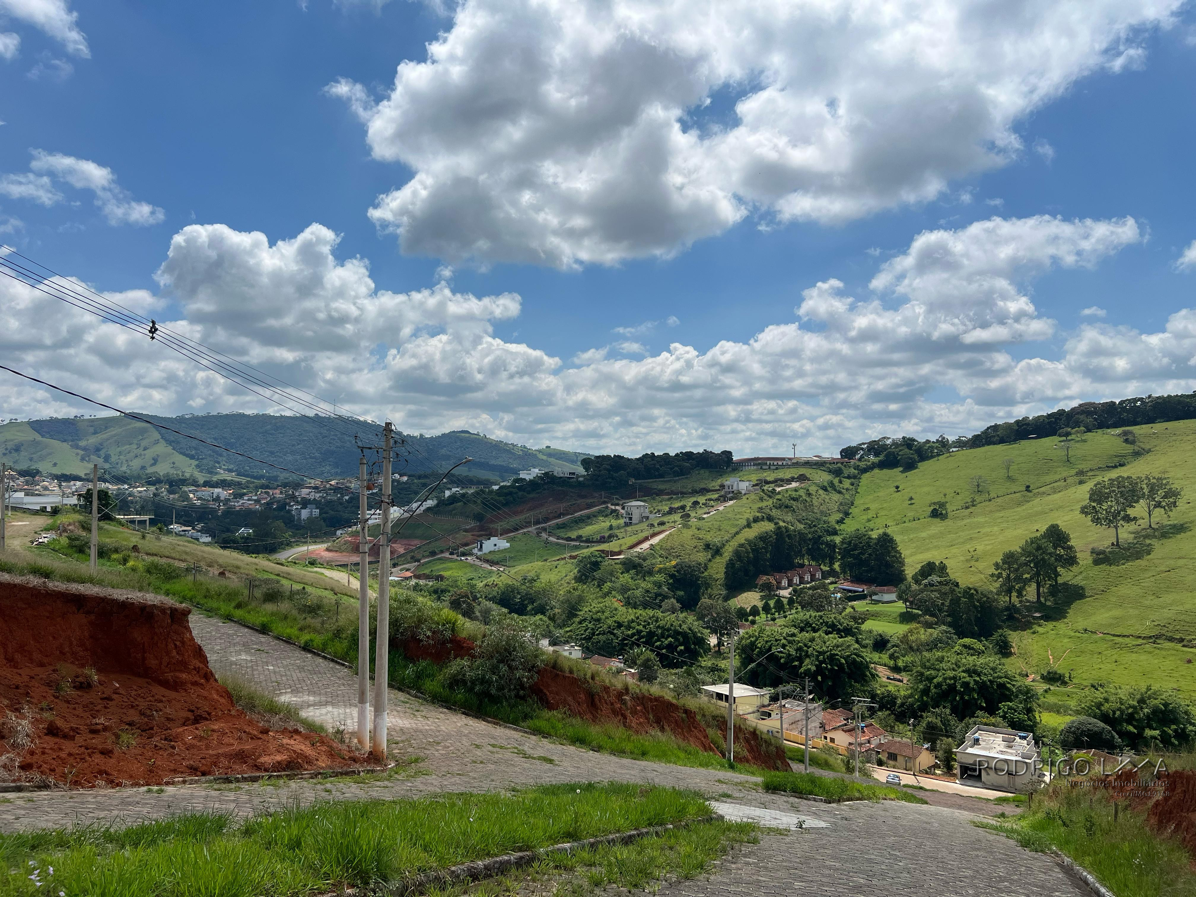 Lote para venda á 3 minutos do centro de São Lourenço - MG.