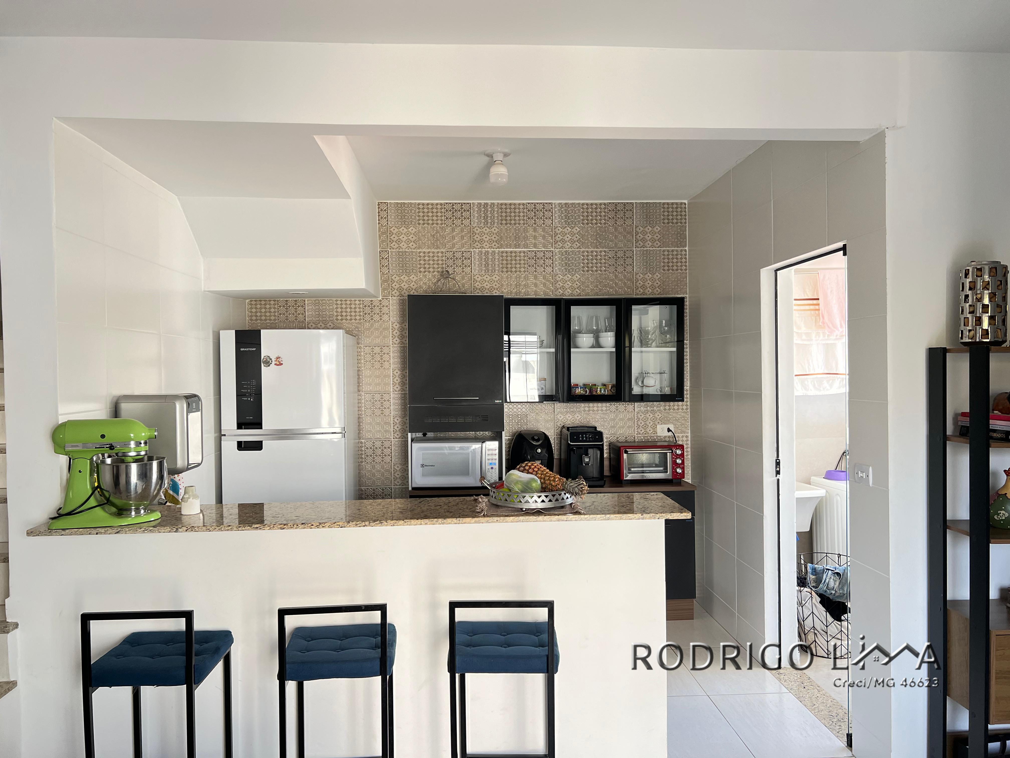 Lindo sobrado para venda em São Lourenço - MG.