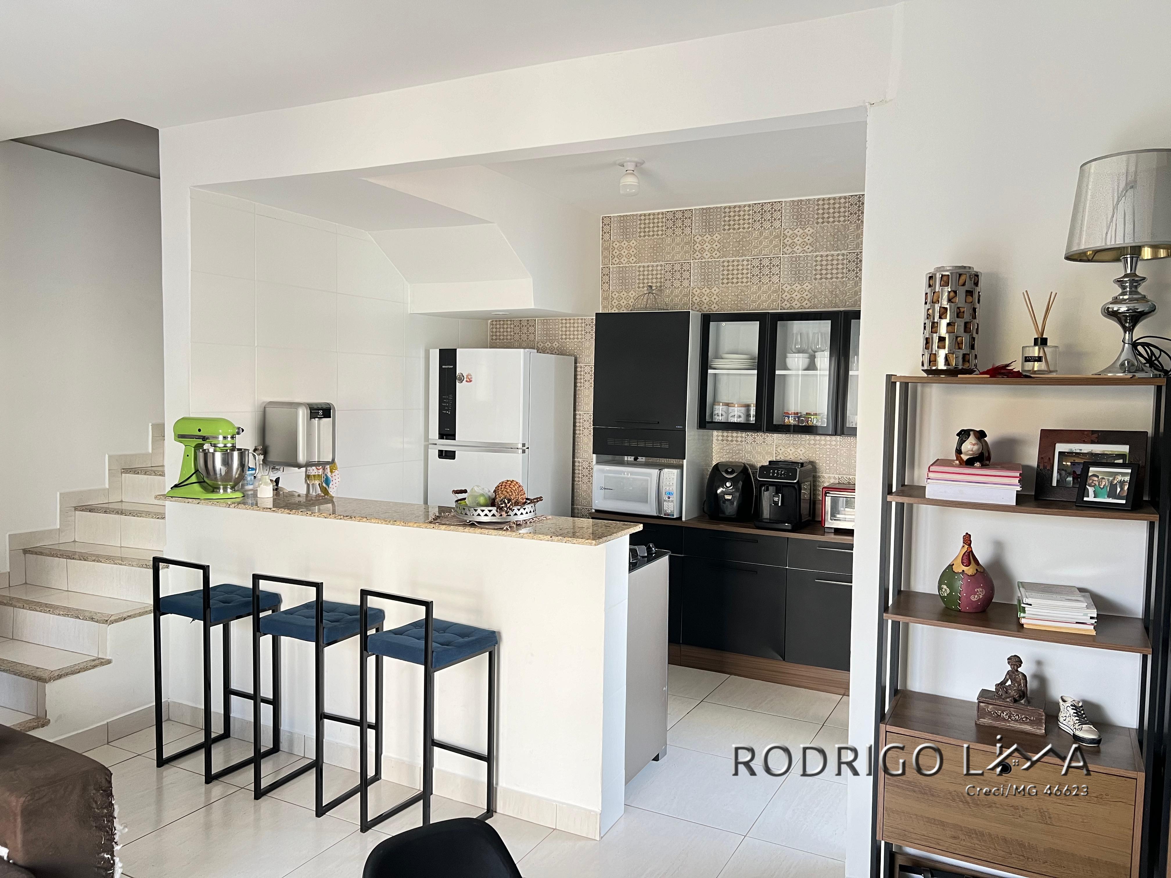 Lindo sobrado para venda em São Lourenço - MG.