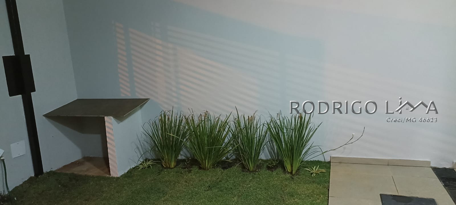 Lindo sobrado de esquina para venda em São Lourenço - MG.