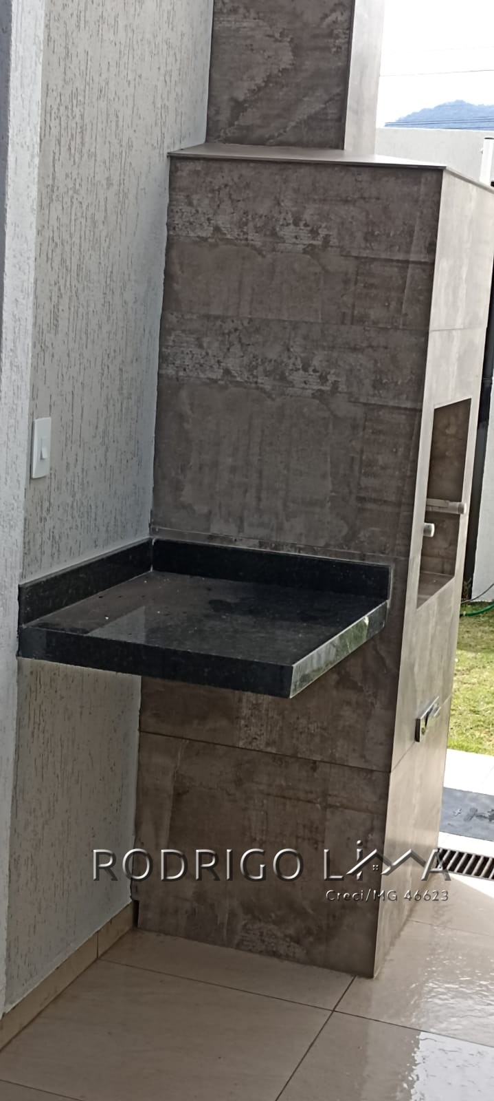 Lindo sobrado de esquina para venda em São Lourenço - MG.