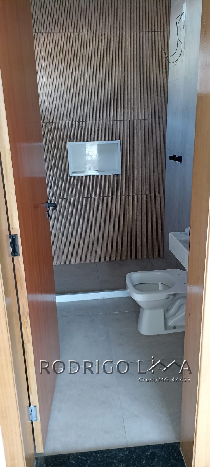 Lindo sobrado de esquina para venda em São Lourenço - MG.