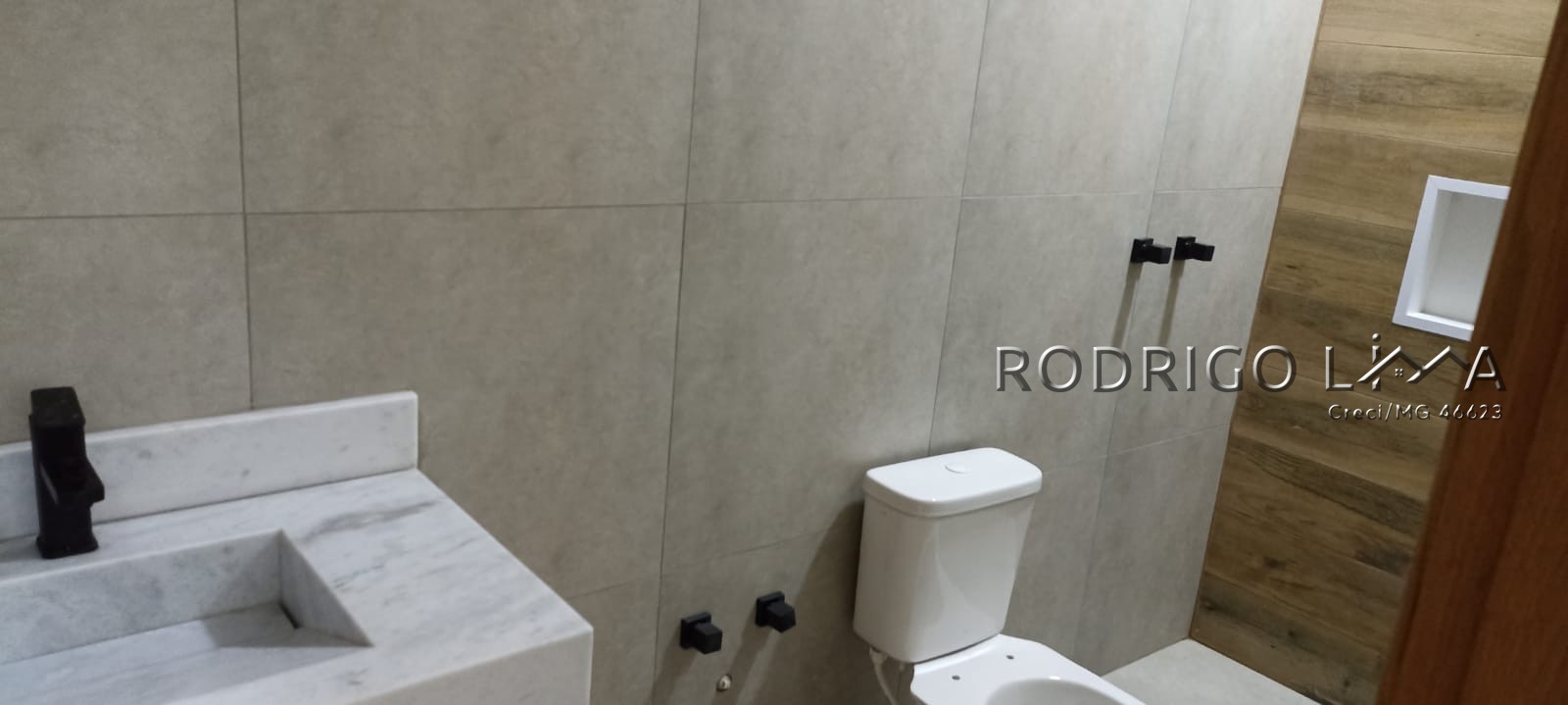 Lindo sobrado de esquina para venda em São Lourenço - MG.