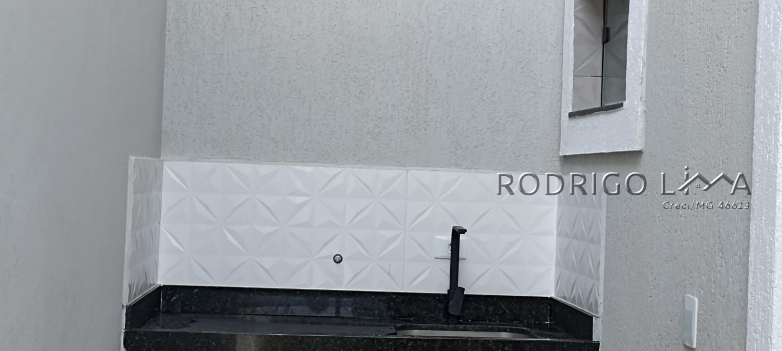 Lindo sobrado de esquina para venda em São Lourenço - MG.