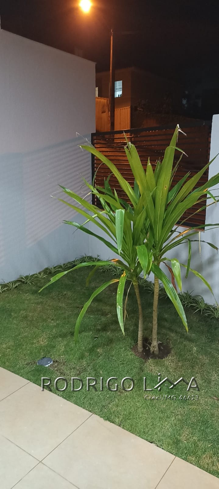 Lindo sobrado de esquina para venda em São Lourenço - MG.