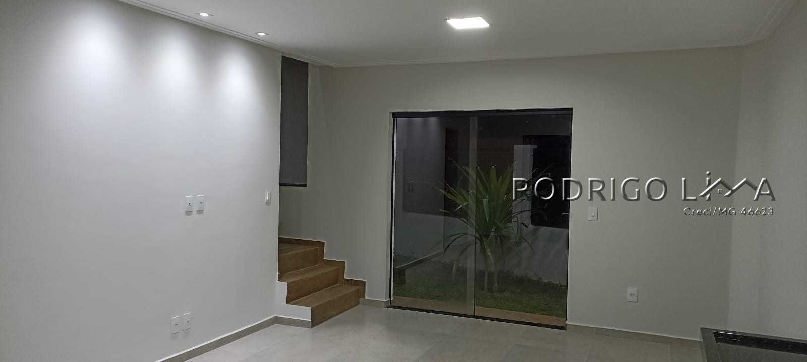 Lindo sobrado de esquina para venda em São Lourenço - MG.