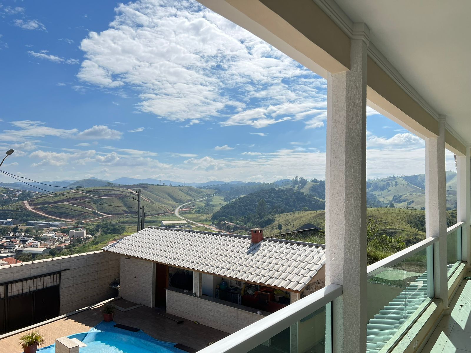 Sobrado para venda em São Lourenço - MG.