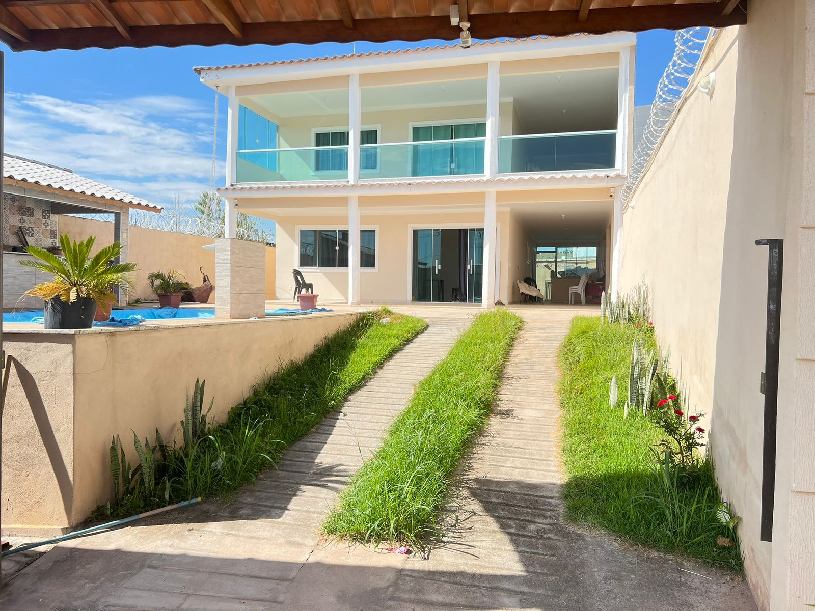 Sobrado para venda em São Lourenço - MG.