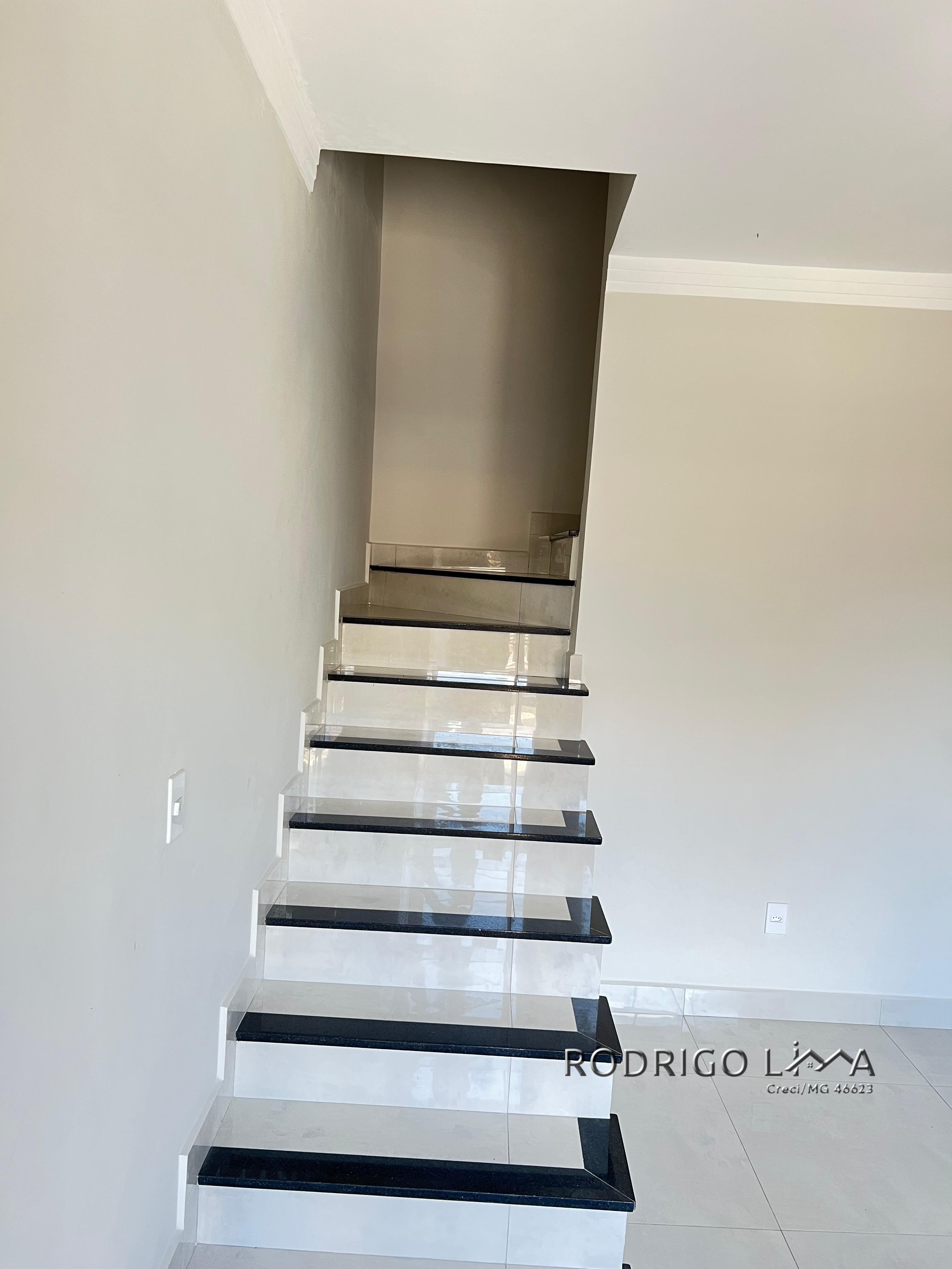 Lindo sobrado para venda em São Lourenço - MG.