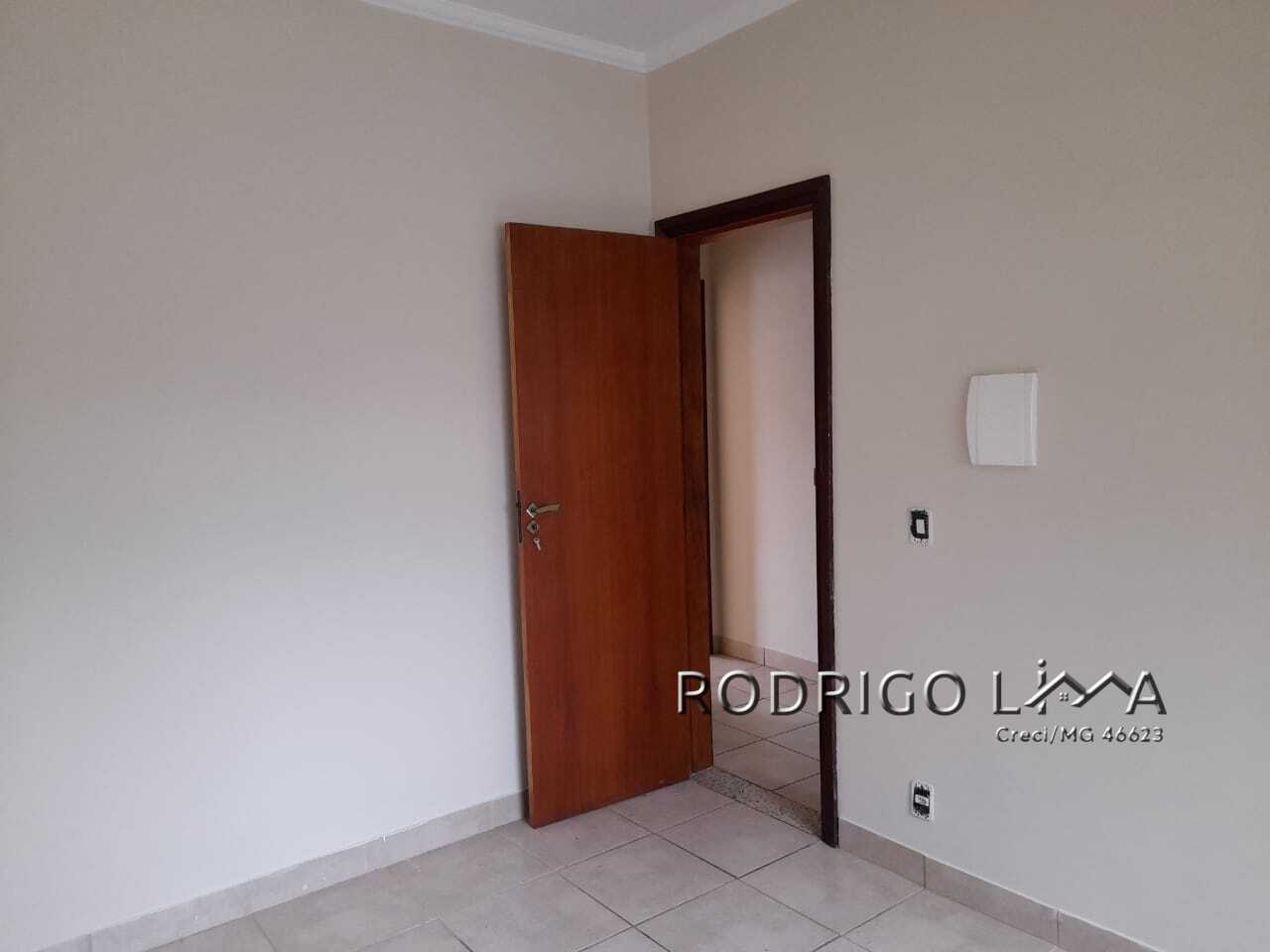 Sobrado para venda em São Lourenço - MG.