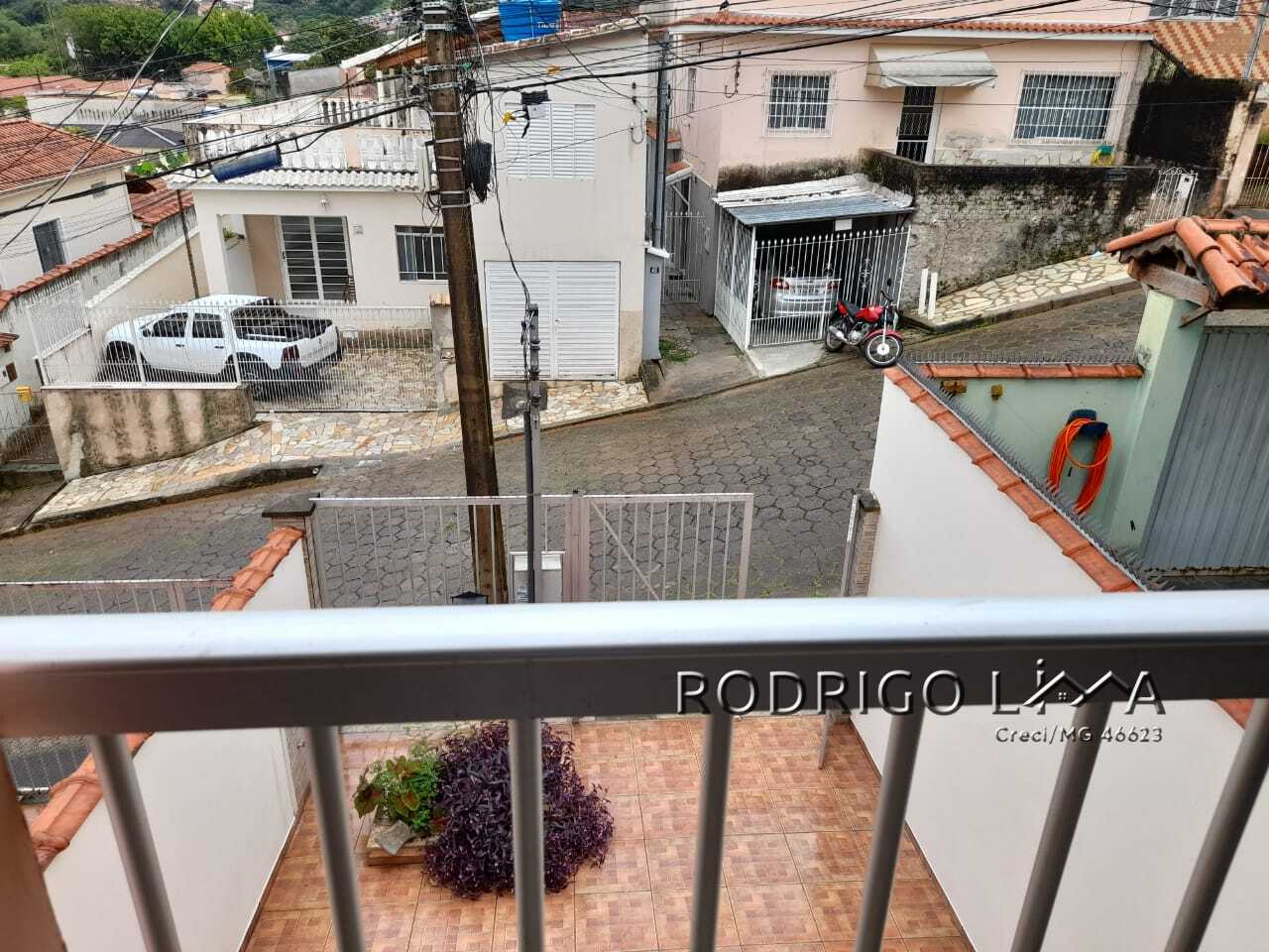 Sobrado para venda em São Lourenço - MG.