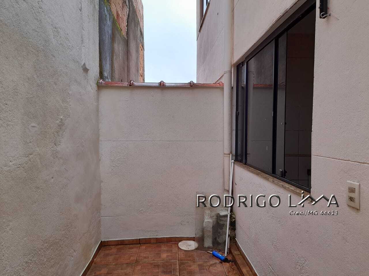 Sobrado para venda em São Lourenço - MG.